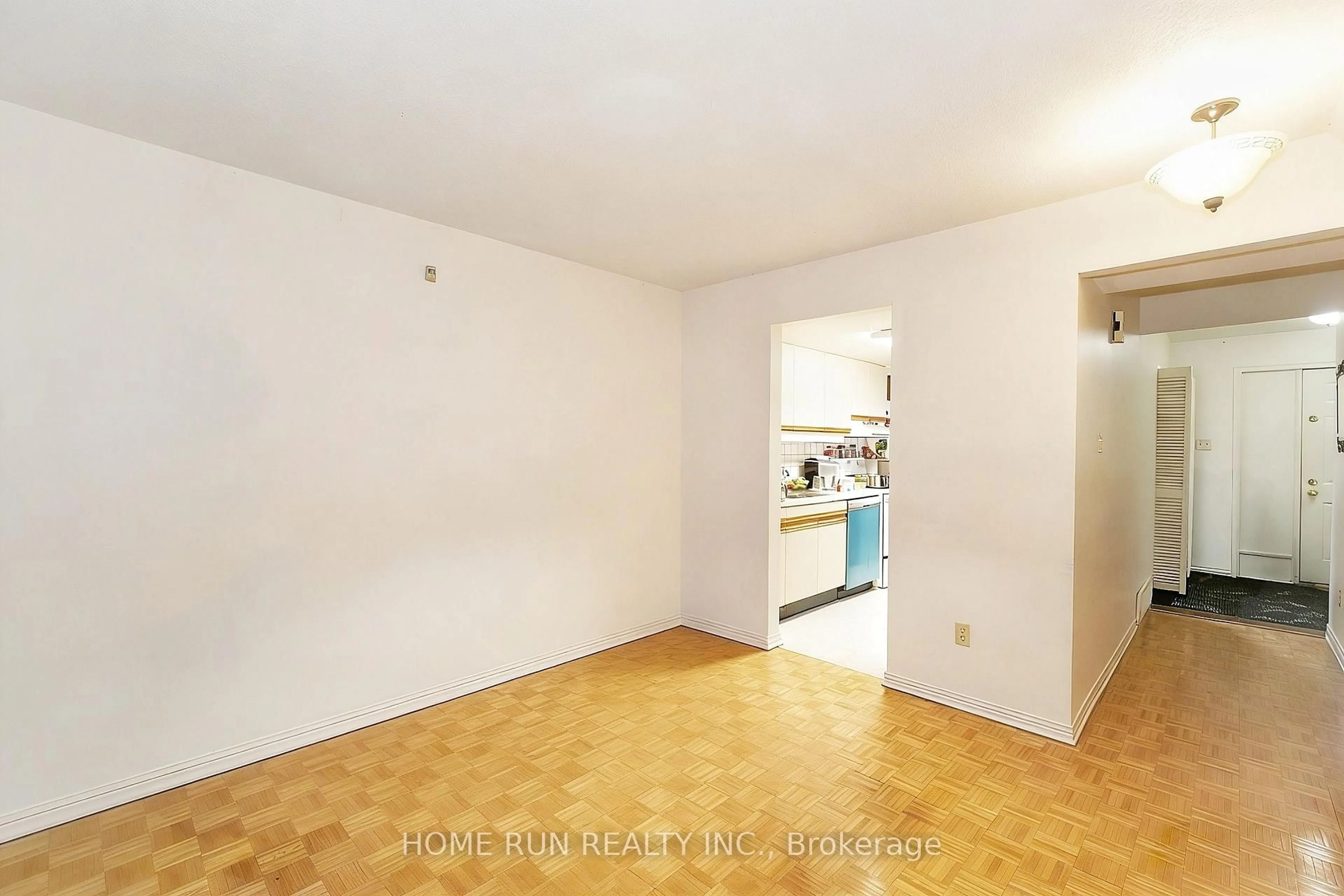 A pic of a room for 98 Templeton St, Ottawa Ontario K1N 6X3