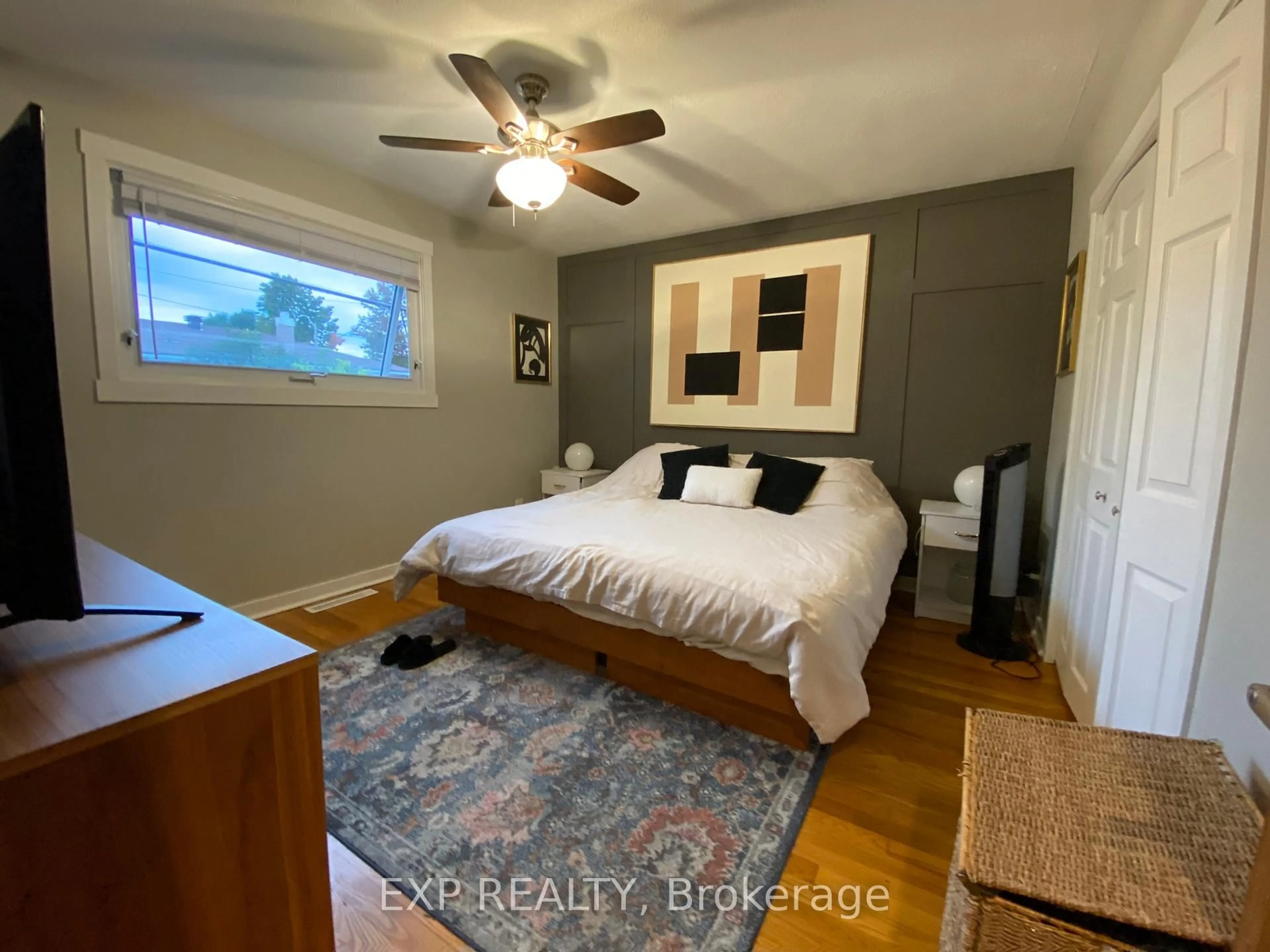 A pic of a room for 1237 Vancouver Ave, Ottawa Ontario K1V 6V2