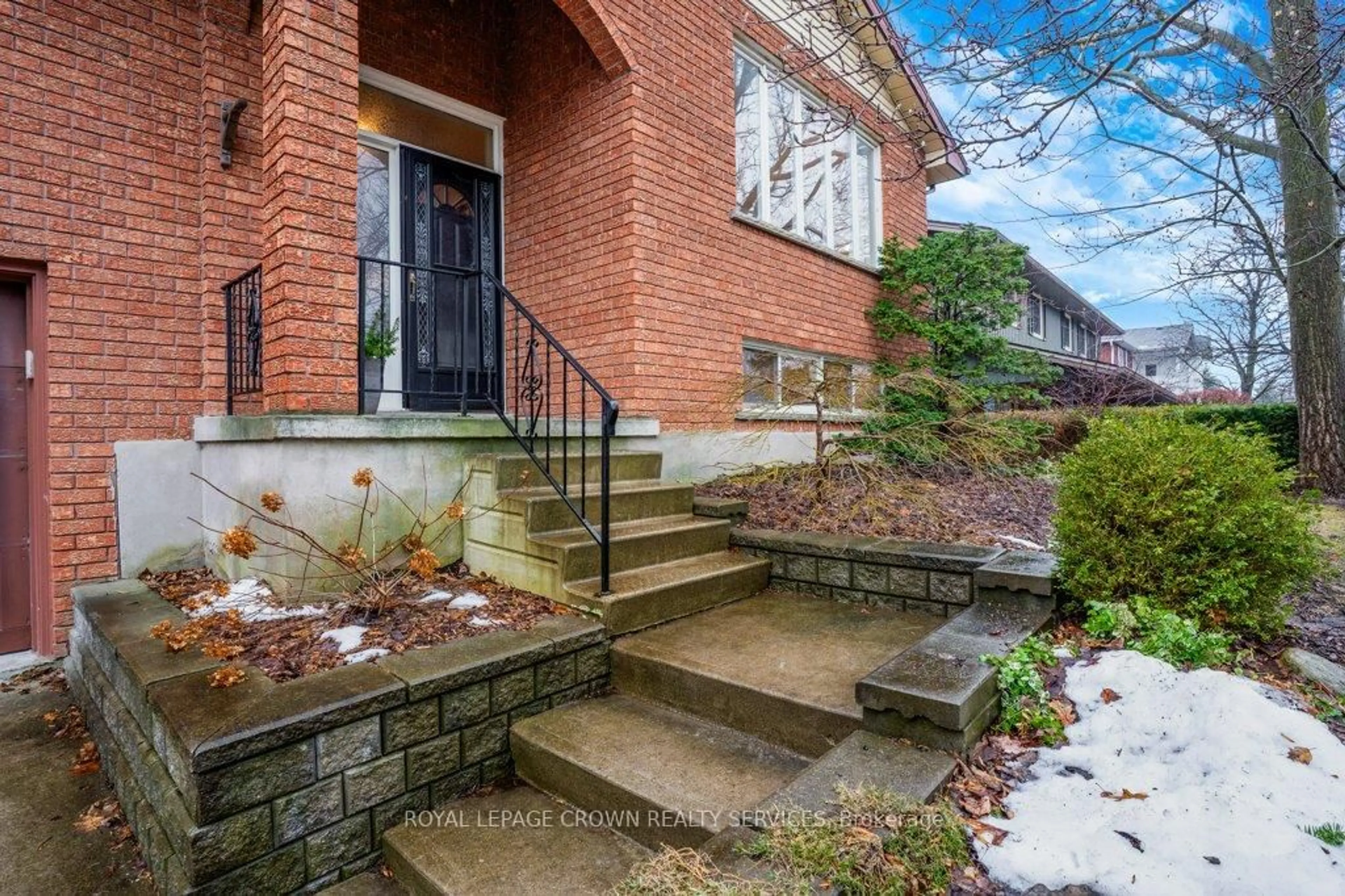 Unknown for 604 White Oak Dr, Cambridge Ontario N1S 4J6