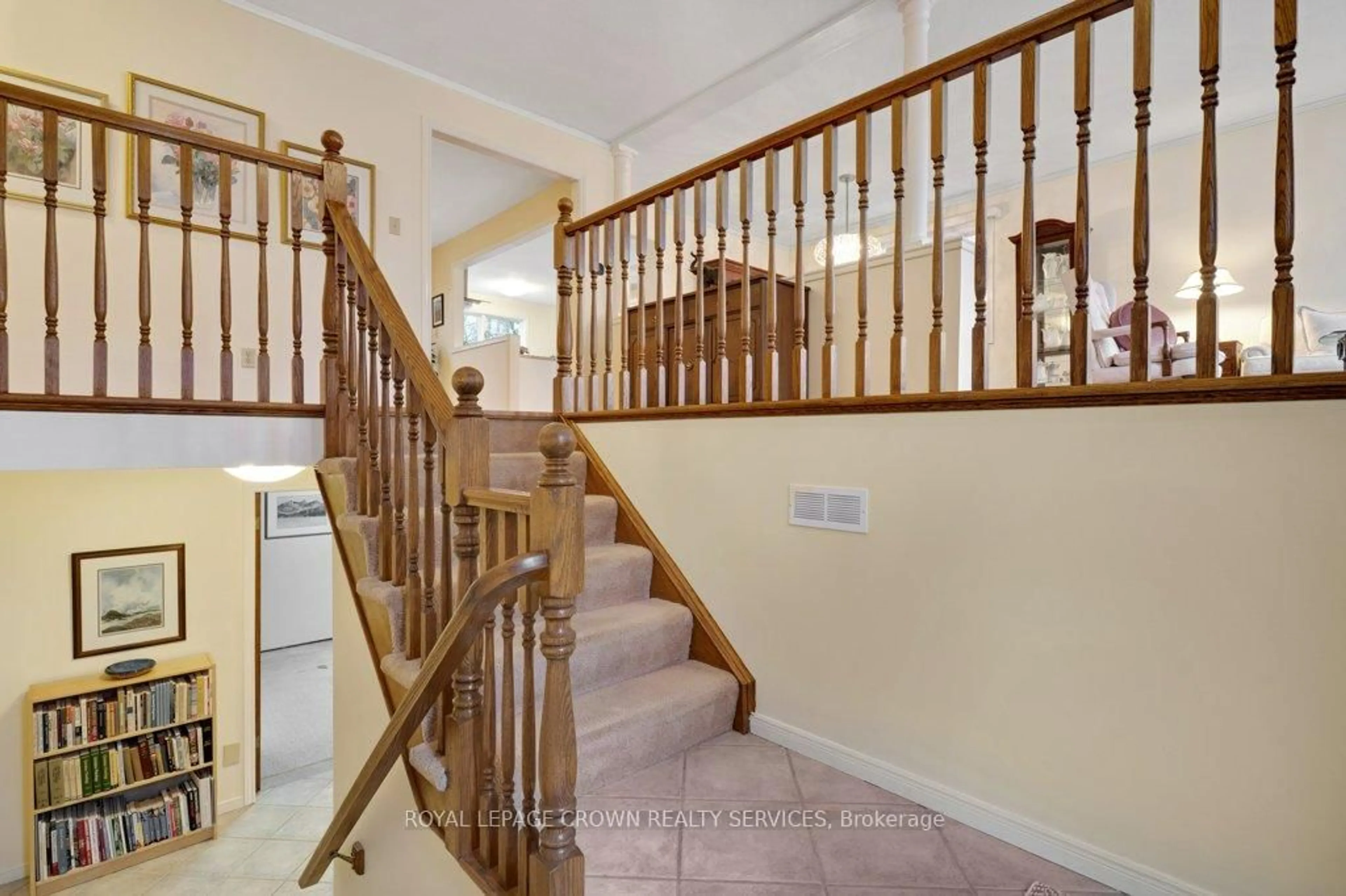 Unknown for 604 White Oak Dr, Cambridge Ontario N1S 4J6