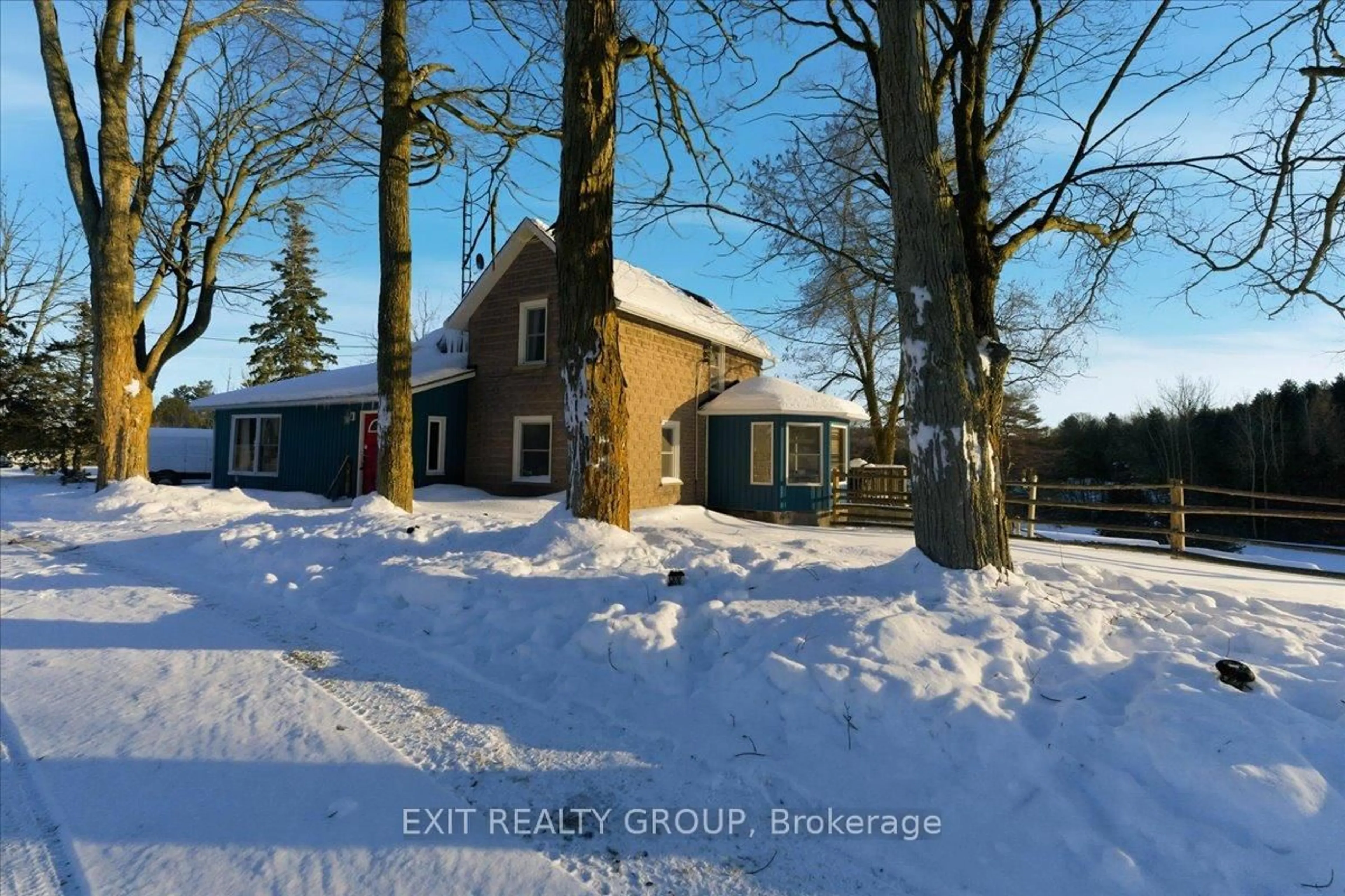 A pic from outside/outdoor area/front of a property/back of a property/a pic from drone, street for 1573 County Road 5, Hastings Ontario K0K 2C0