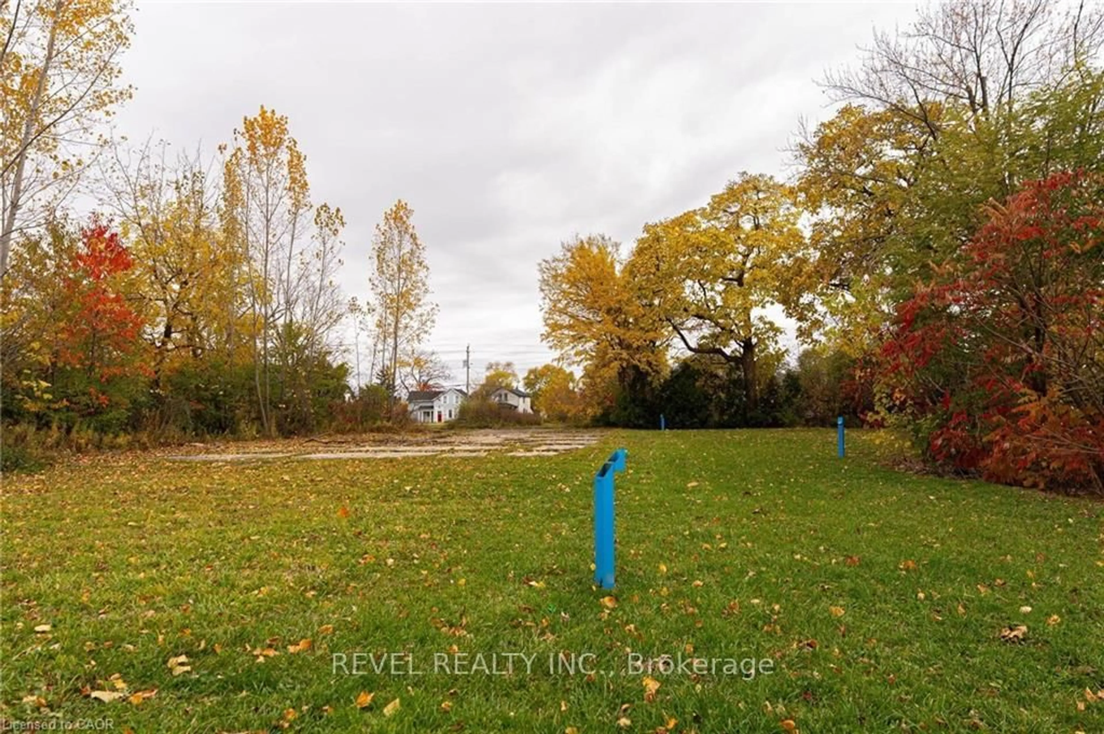 Blurry image for 5 Haight St, St. Catharines Ontario L2P 2L9