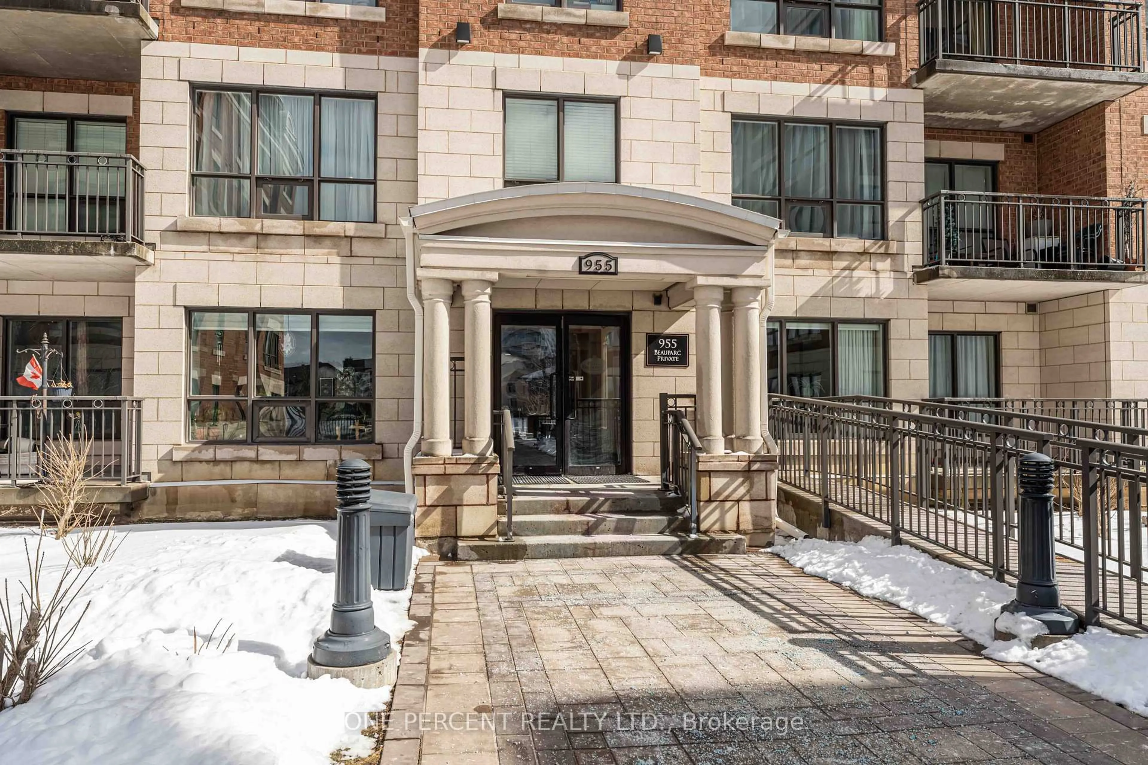 Indoor foyer for 955 Beauparc Private #316, Ottawa Ontario K1J 0A2