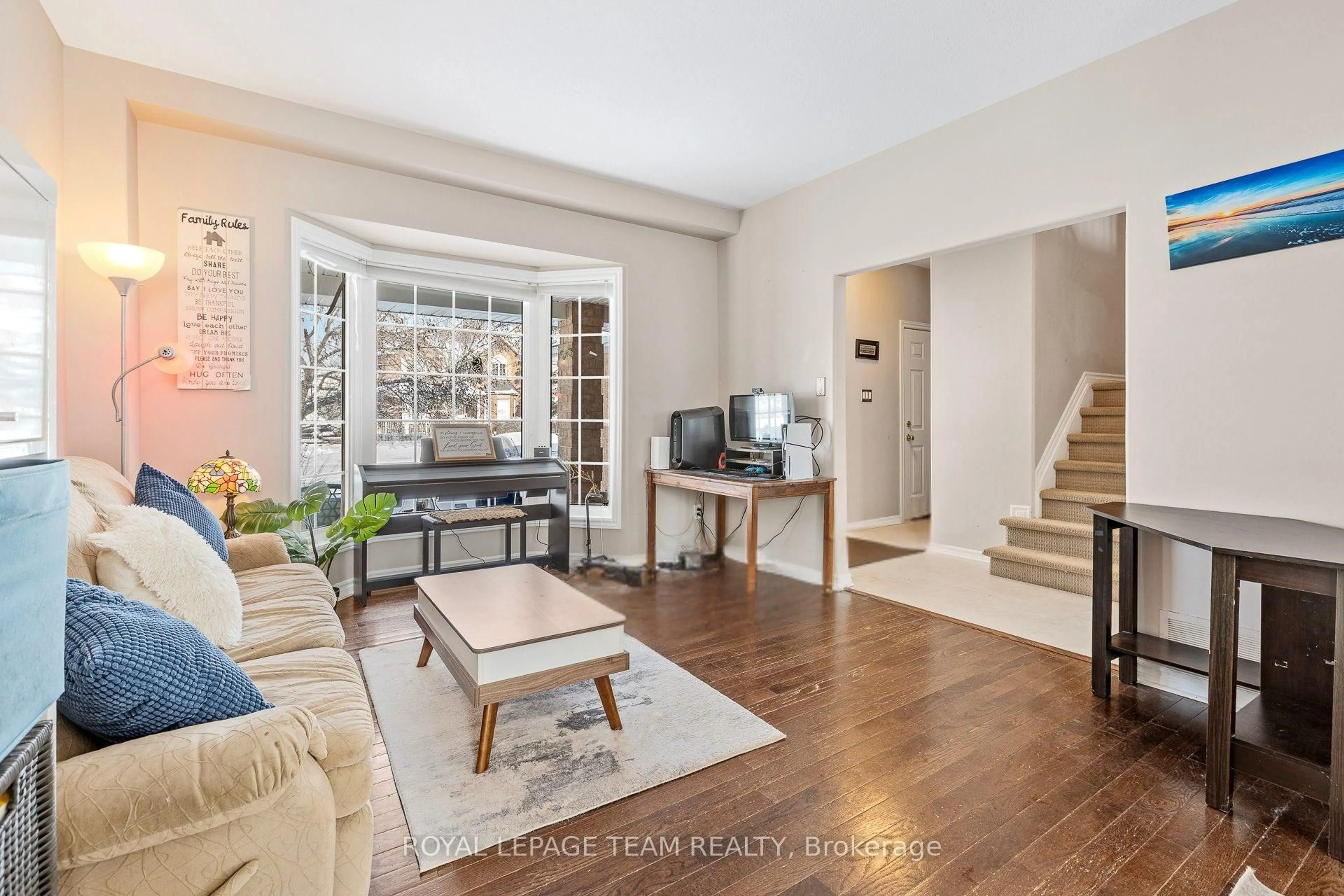 Living room with furniture, unknown for 4091 CANYON WALK Dr, Ottawa Ontario K1V 1V8