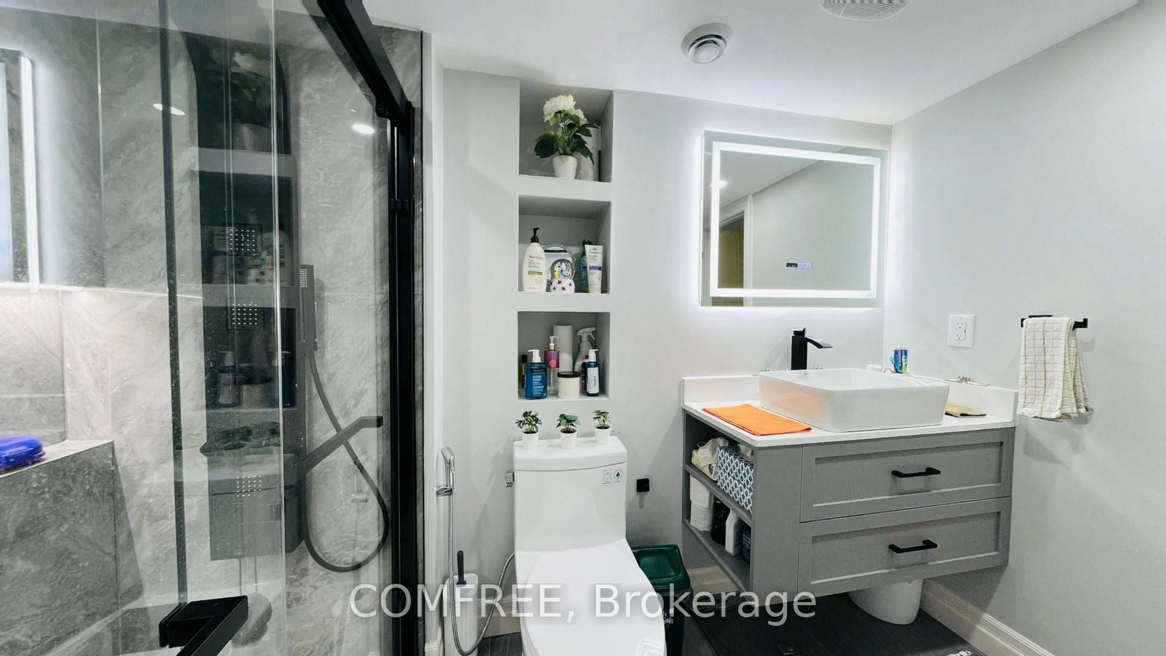 Standard bathroom, ceramic/tile floor for 29 Sabrina Ave, Quinte West Ontario K8V 0J9