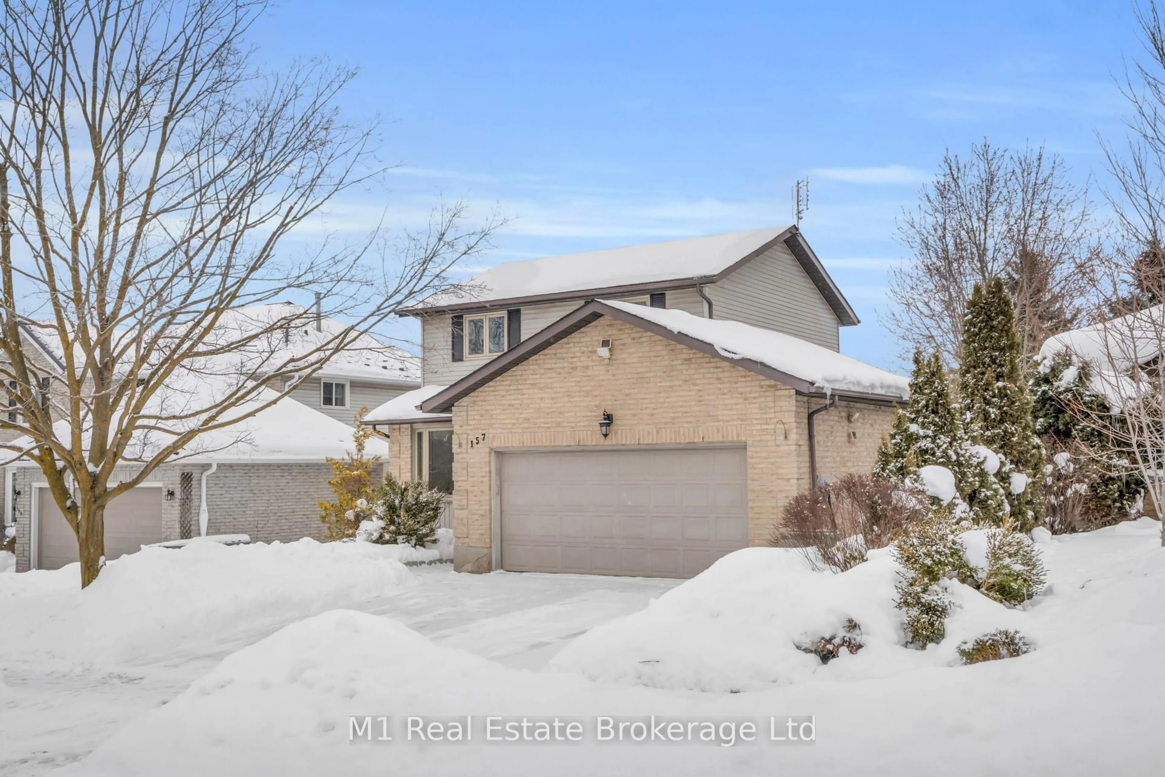 A pic from outside/outdoor area/front of a property/back of a property/a pic from drone, street for 157 Municipal St, Guelph Ontario N1G 4R2