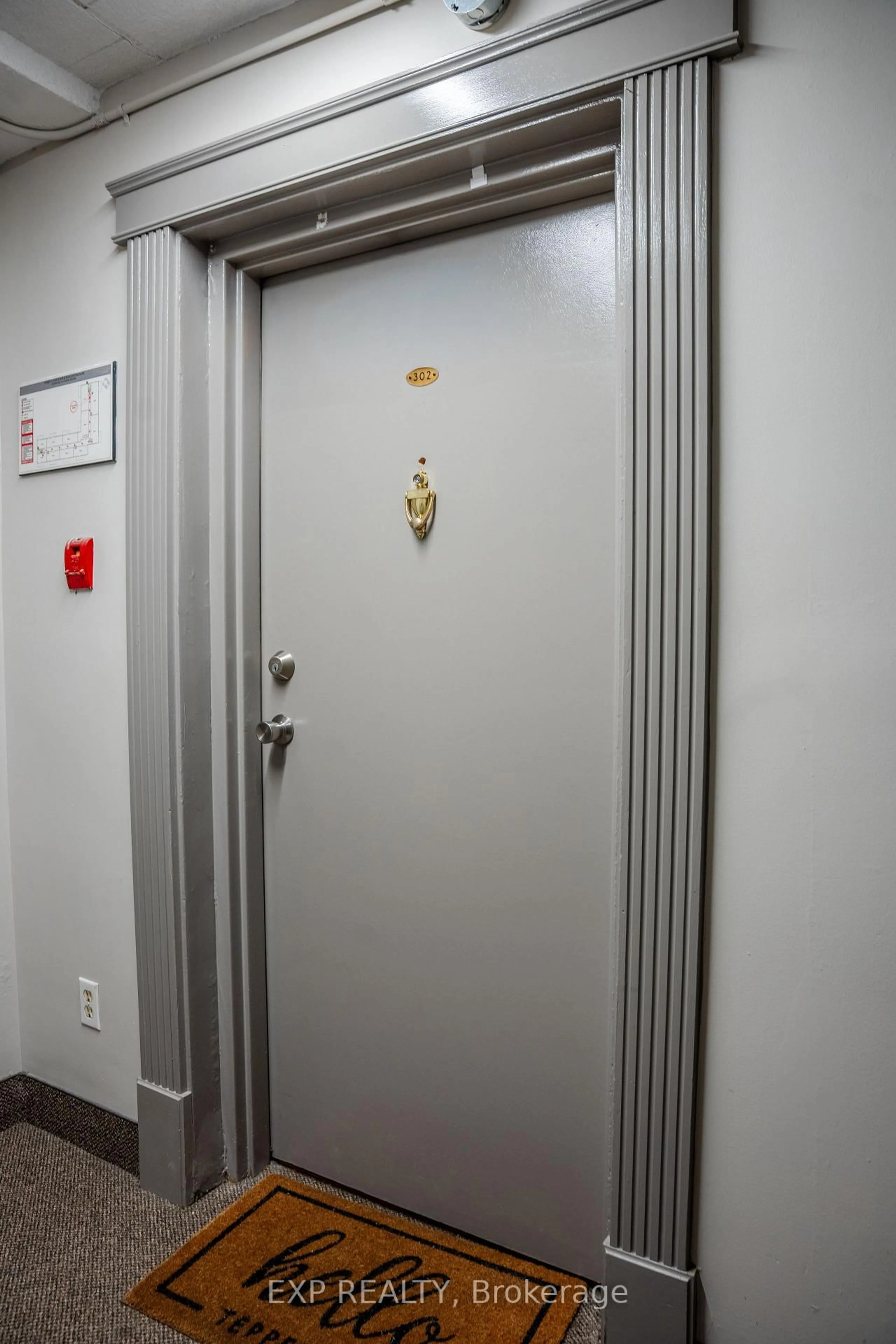 Indoor foyer for 29 West Ave #302, Kitchener Ontario N2M 5E4