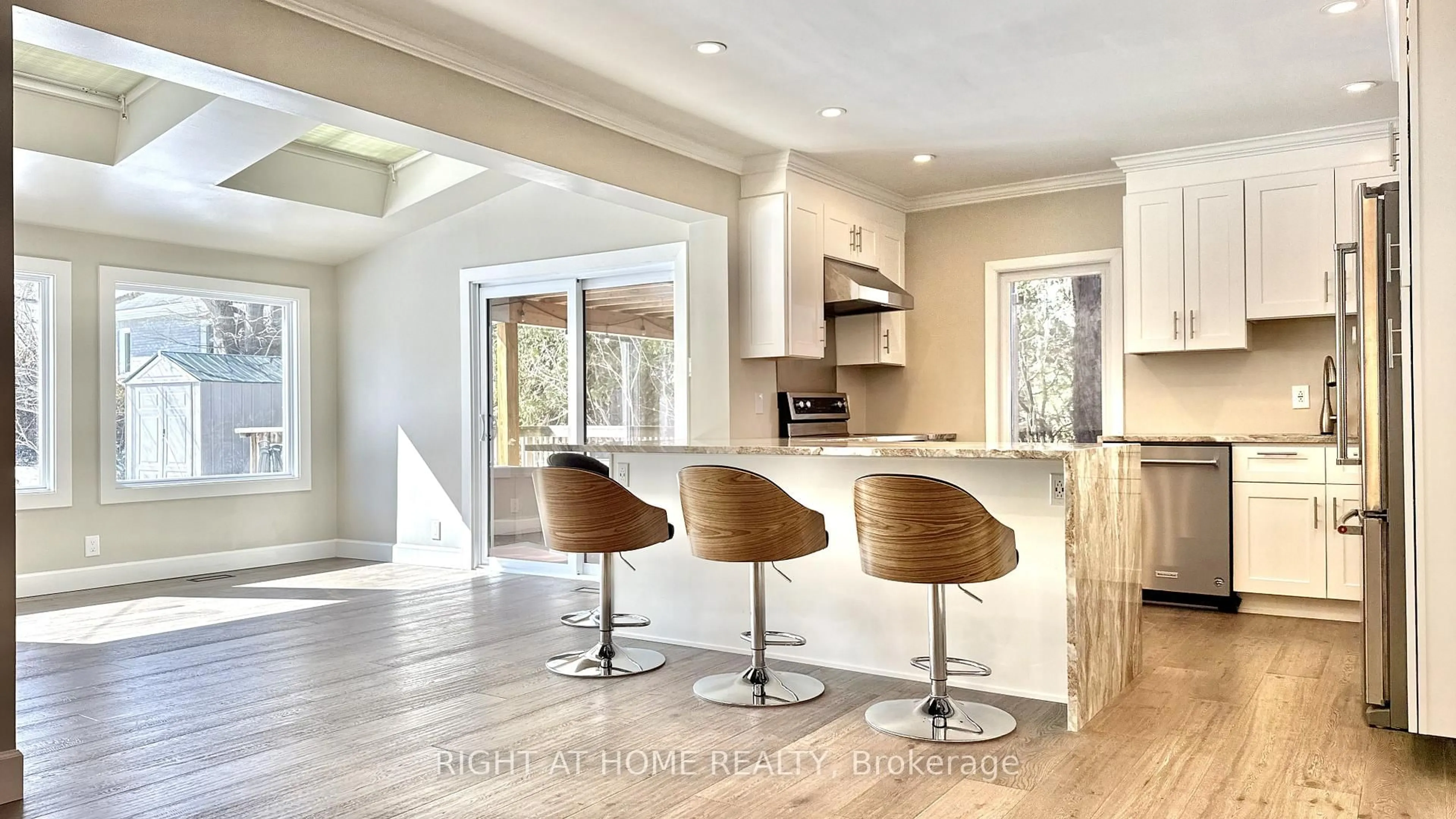 Open concept kitchen, unknown for 254 Smyth Rd, Ottawa Ontario K1H 5A2