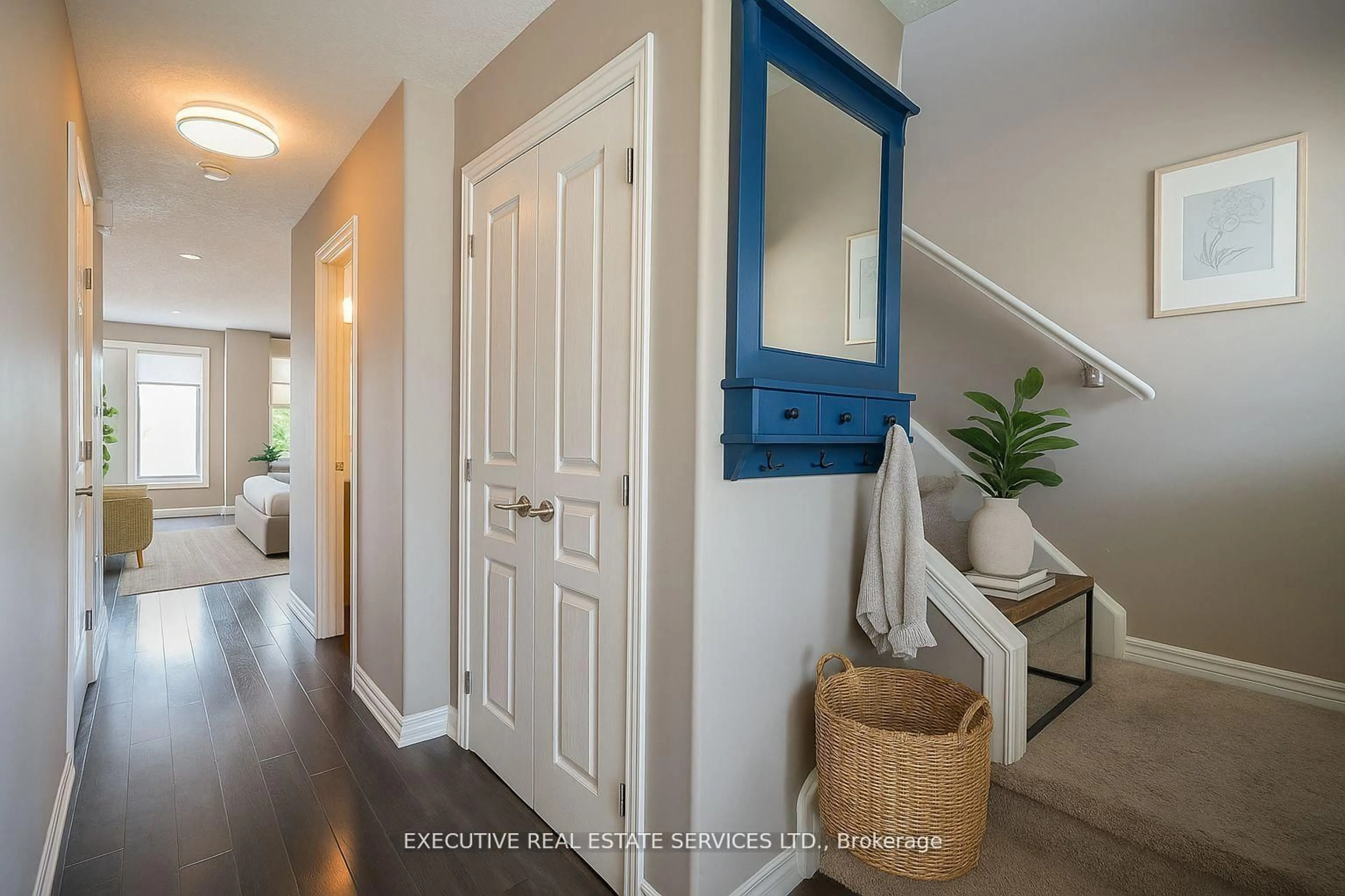 Indoor entryway for 153 Fairfield Dr, Stratford Ontario N5A 6S2