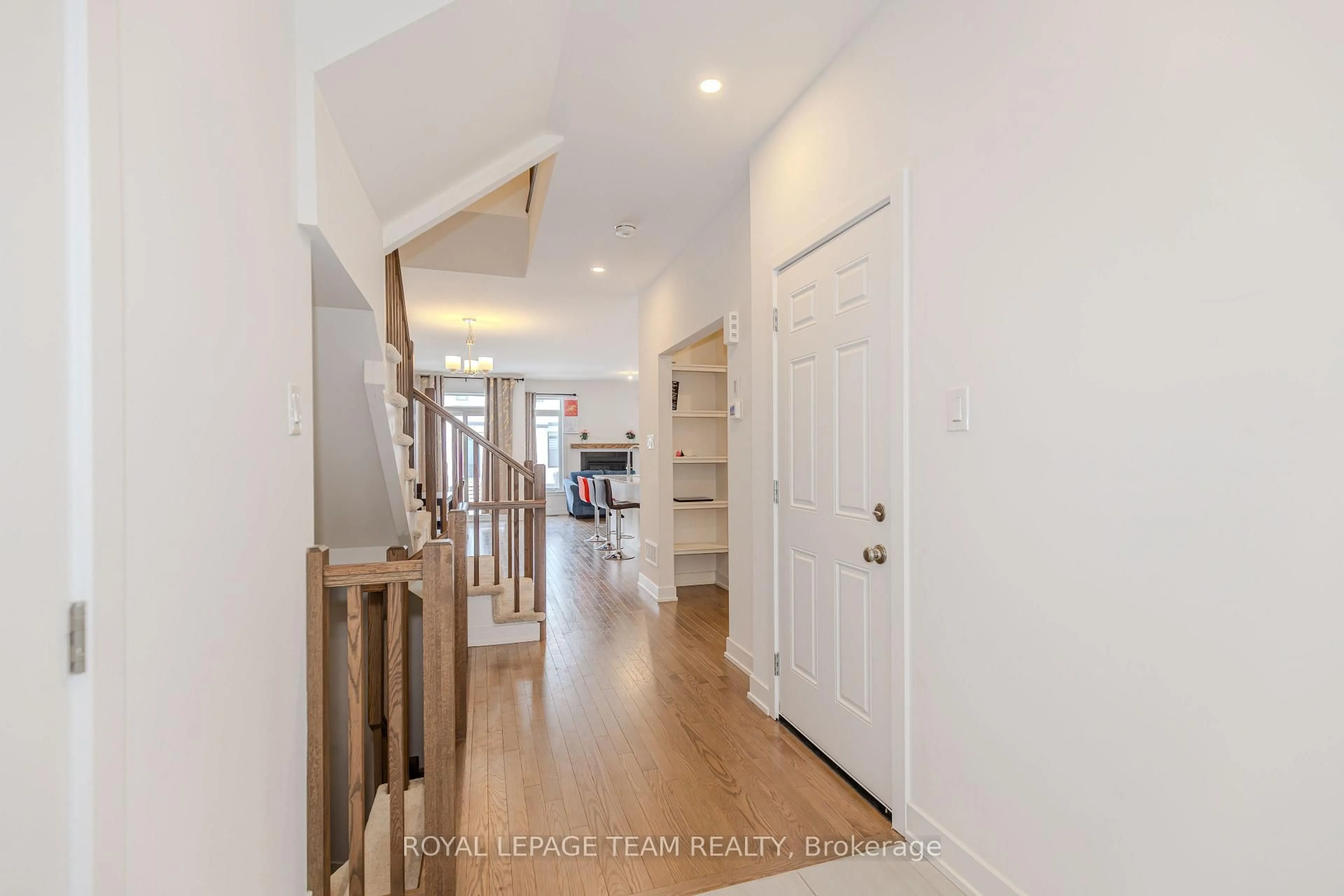 Indoor entryway for 867 Anciano Cres, Stittsville Ontario K2S 2R8
