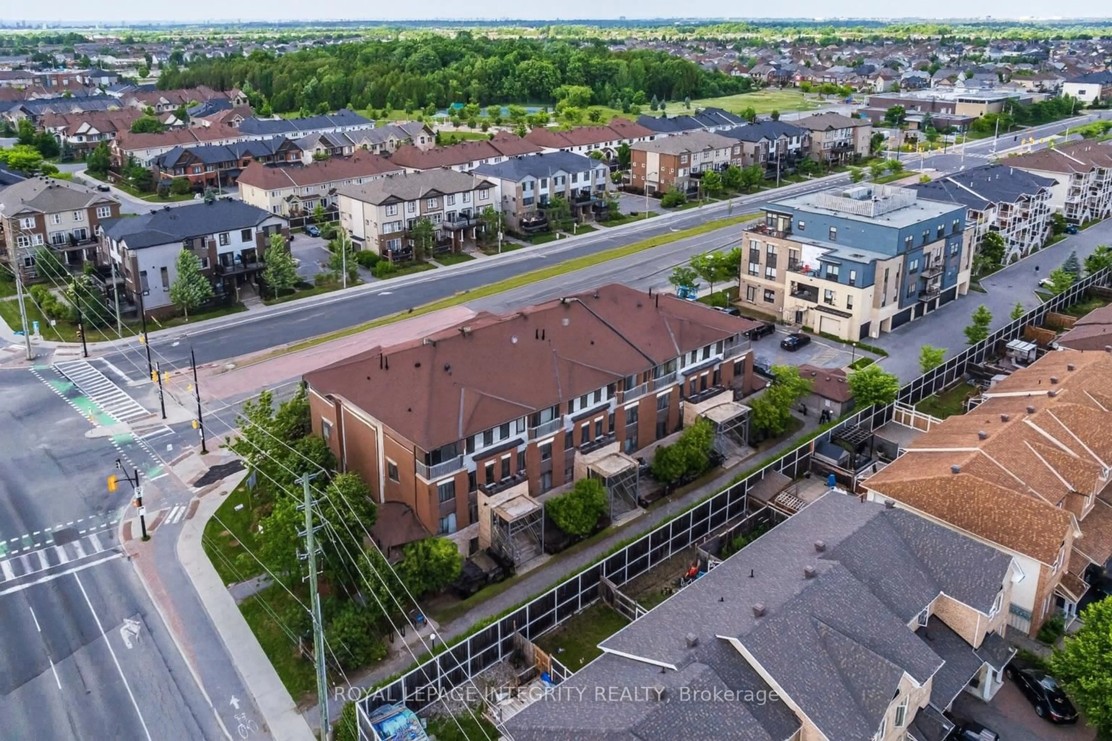 A pic from outside/outdoor area/front of a property/back of a property/a pic from drone, city buildings view from balcony for 780 Chapman Mills Dr #D, Ottawa Ontario K2J 0V4