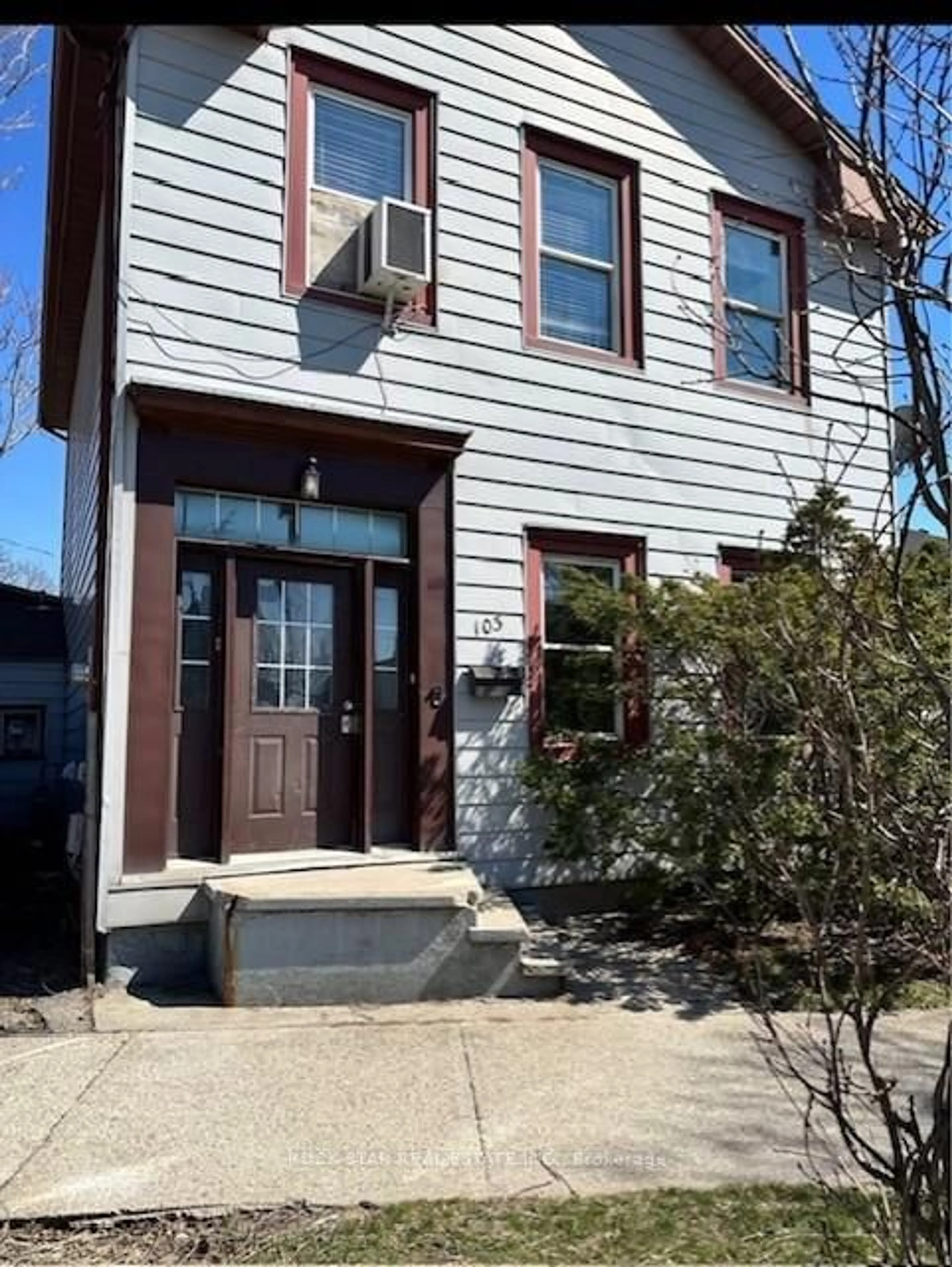 Unknown for 103 West St, Brantford Ontario N3T 3E9