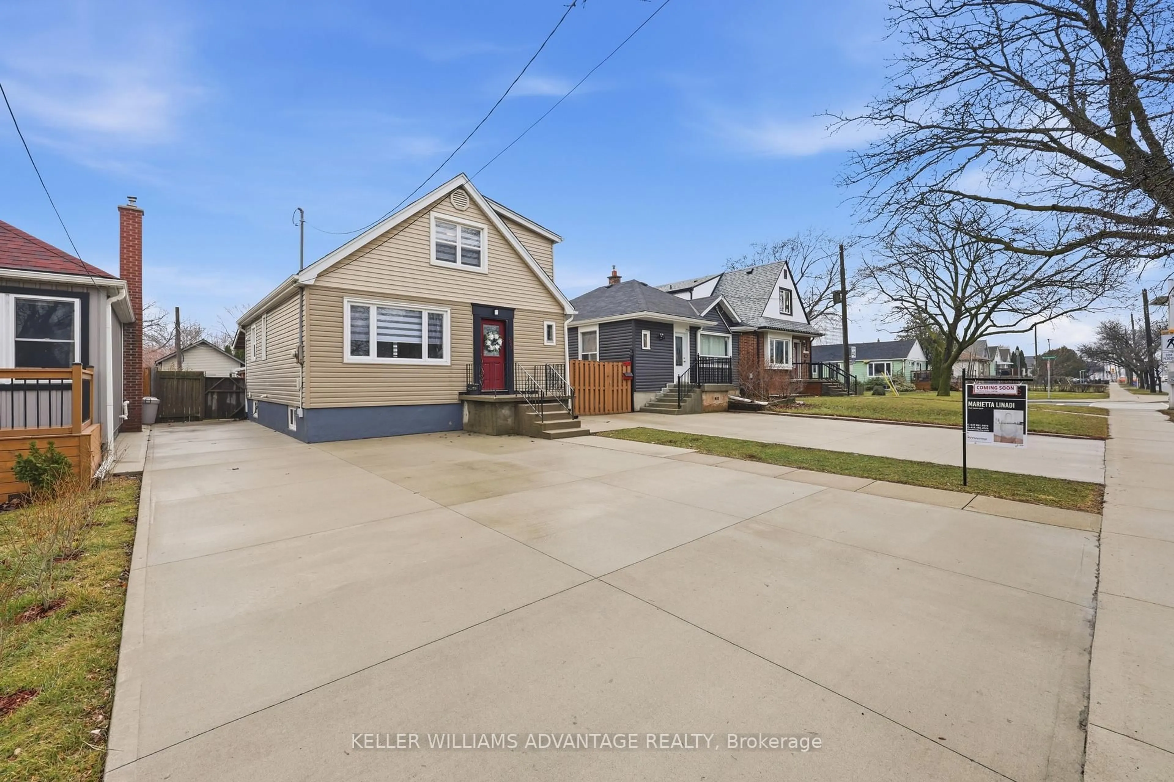 Unknown for 2062 Barton St, Hamilton Ontario L8H 2Z4