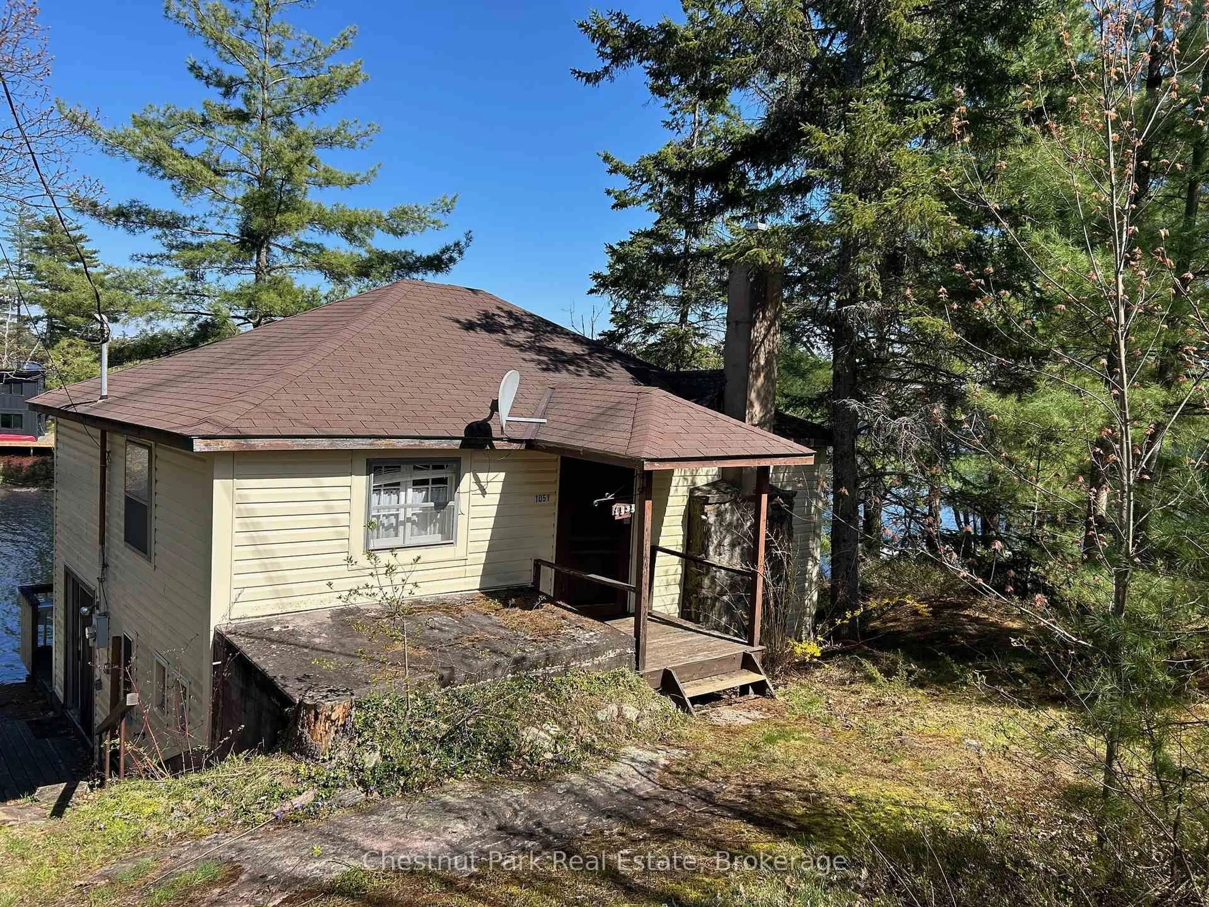 A pic from outside/outdoor area/front of a property/back of a property/a pic from drone, water/lake/river/ocean view for 1 & 2 -1051 WIGWAM LODGE Rd, Gravenhurst Ontario P0E 1G0