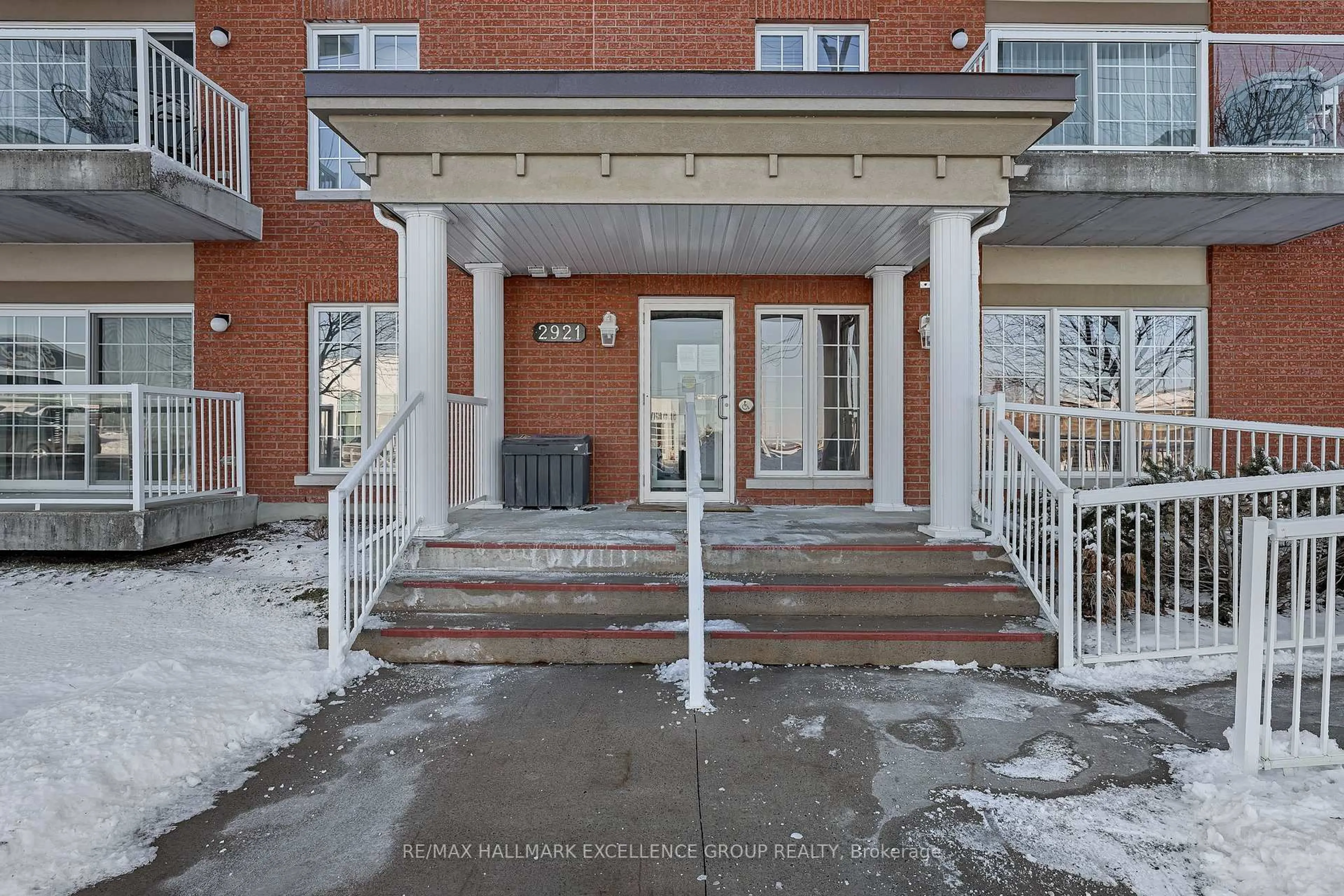 Indoor foyer for 2921 Laurier St #406, Clarence-Rockland Ontario K4K 1V2
