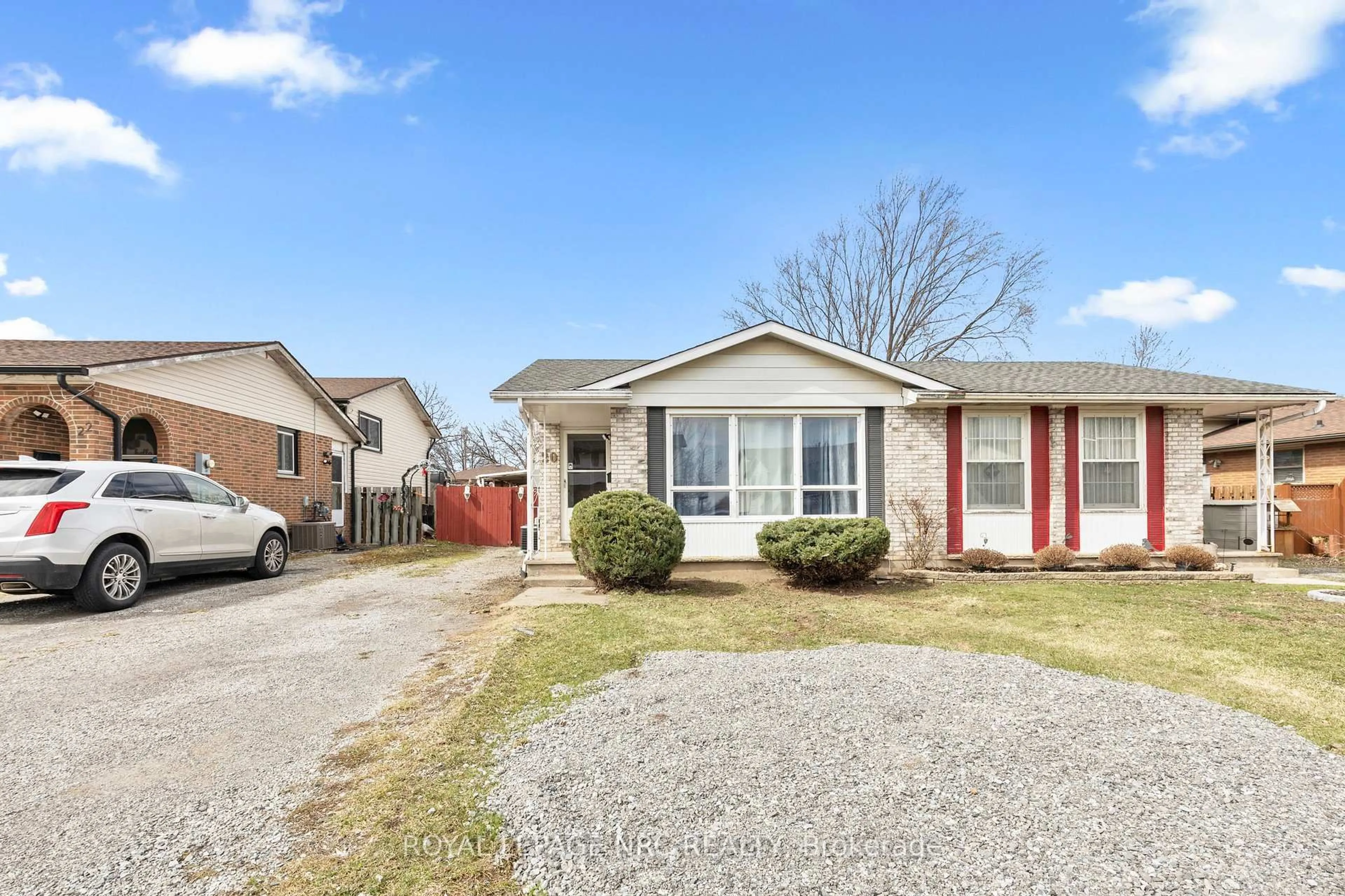 Home with brick exterior material, street for 20 Canterbury Dr, St. Catharines Ontario L2P 3M7