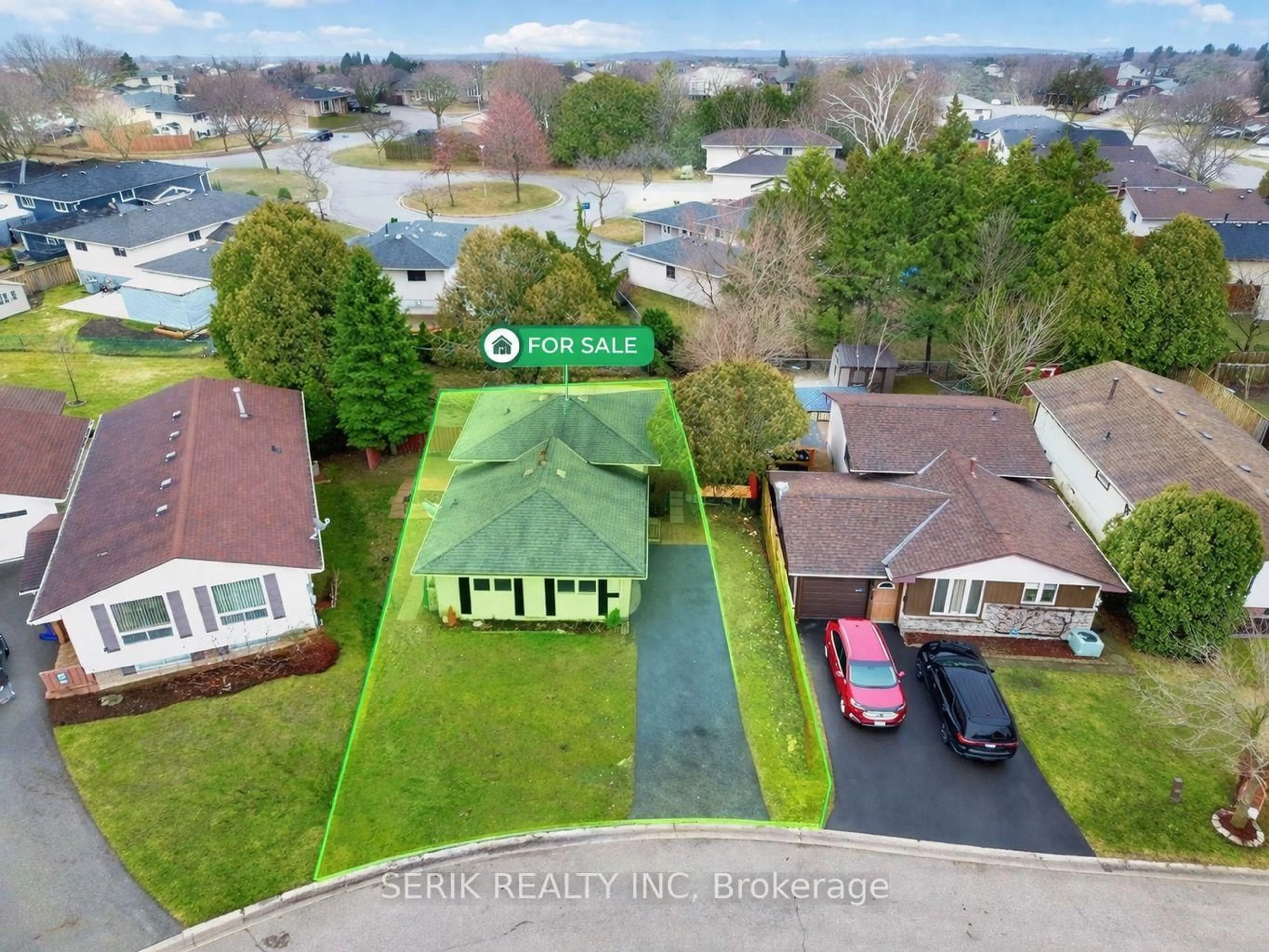 A pic from outside/outdoor area/front of a property/back of a property/a pic from drone, street for 9 Camelot Cres, London East Ontario N5V 3L4