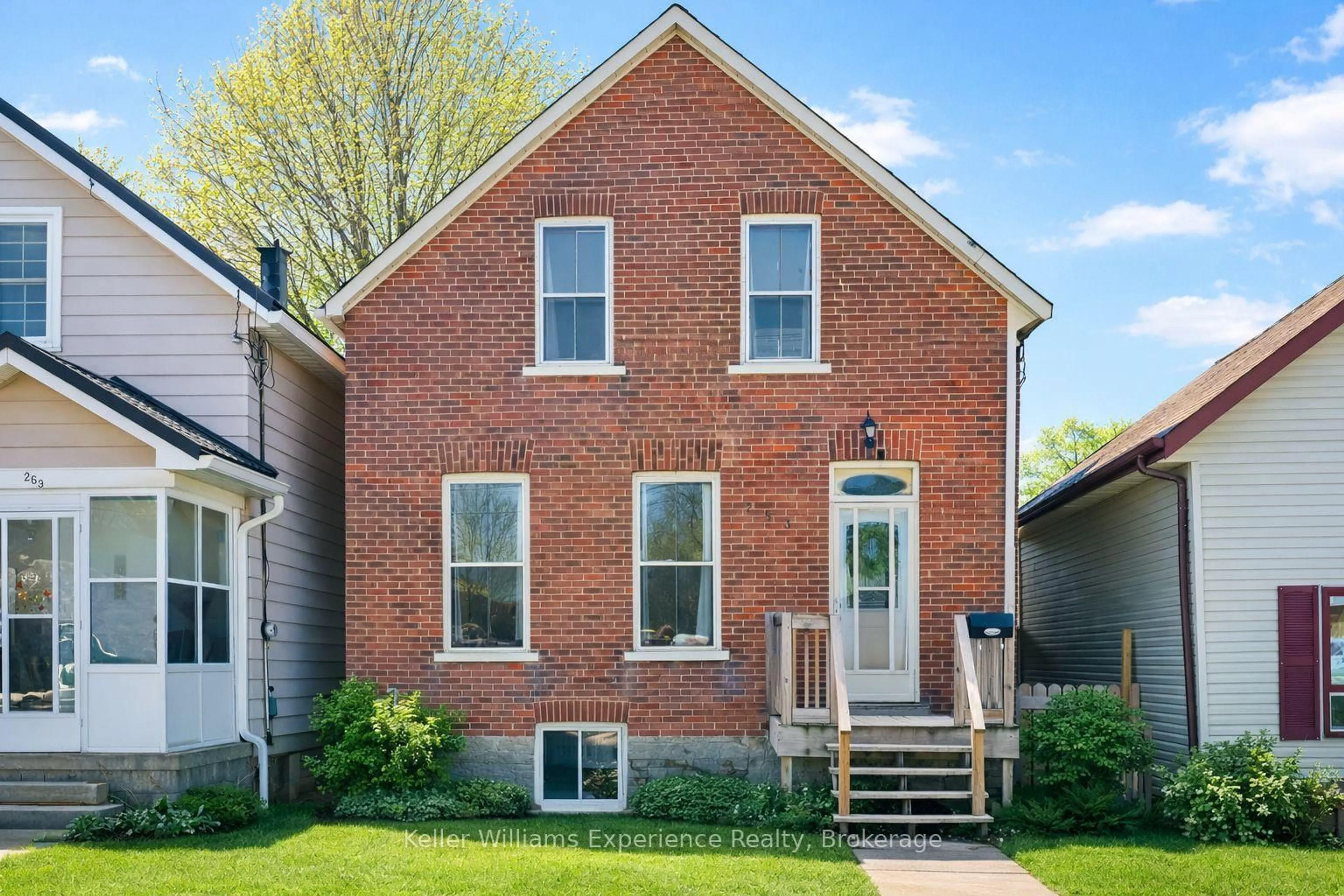 Home with brick exterior material, street for 253 11th St, Owen Sound Ontario N4K 1T8