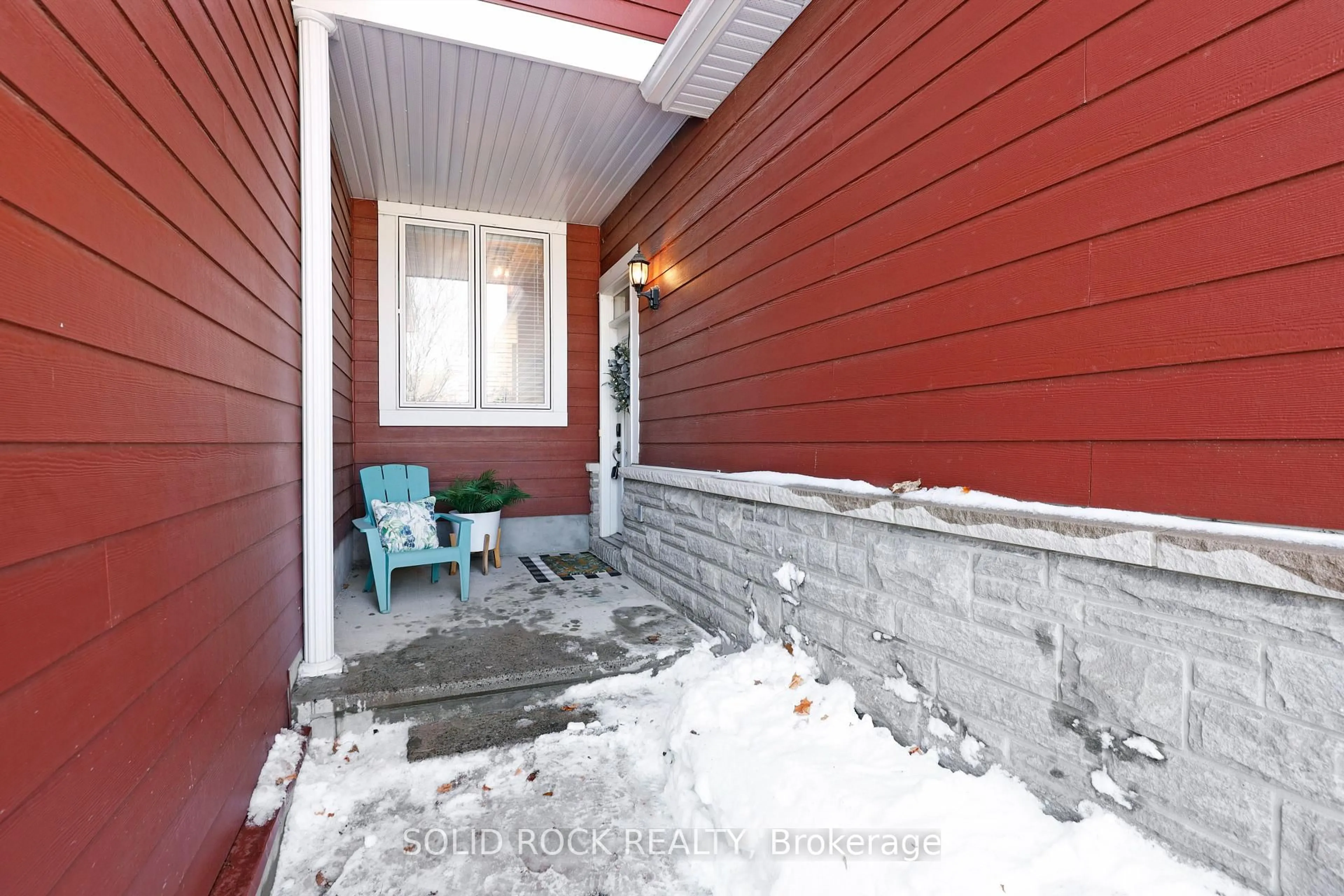 Indoor entryway for 62 Evelyn Powers Private, Ottawa Ontario K2S 0E1