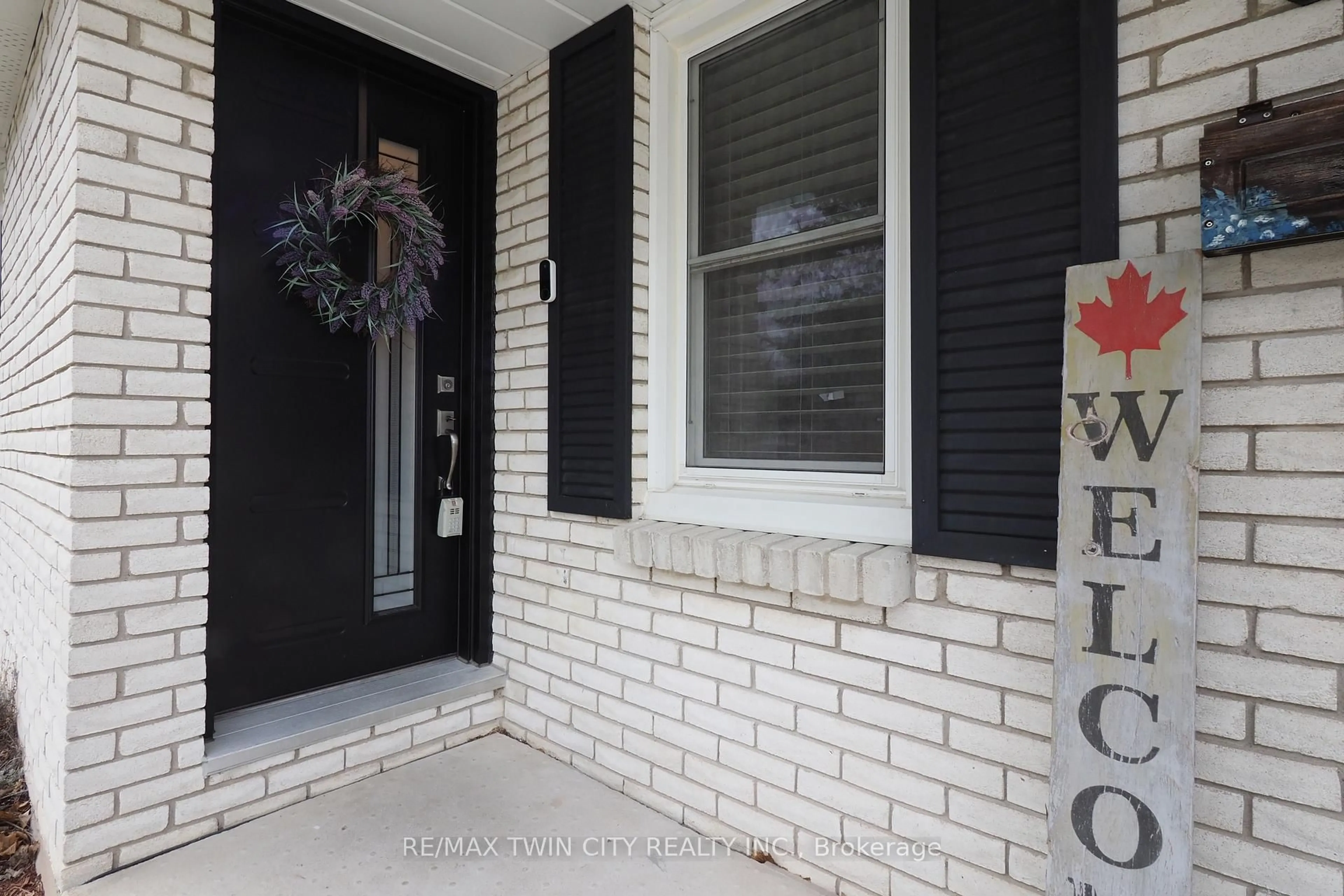 Unknown for 15 Milton Ave, Cambridge Ontario N3C 2Y3