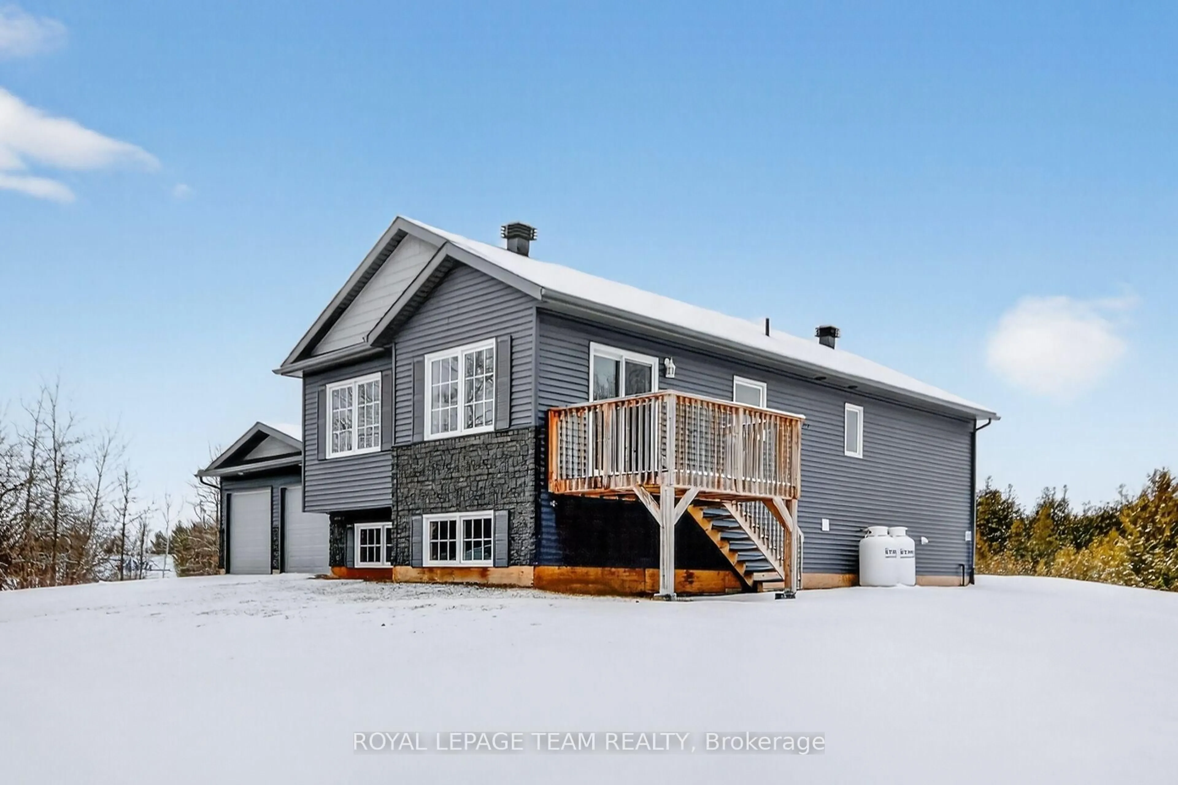 Home with vinyl exterior material, building for 1668 Nolans Rd, Smiths Falls Ontario K7A 4S6