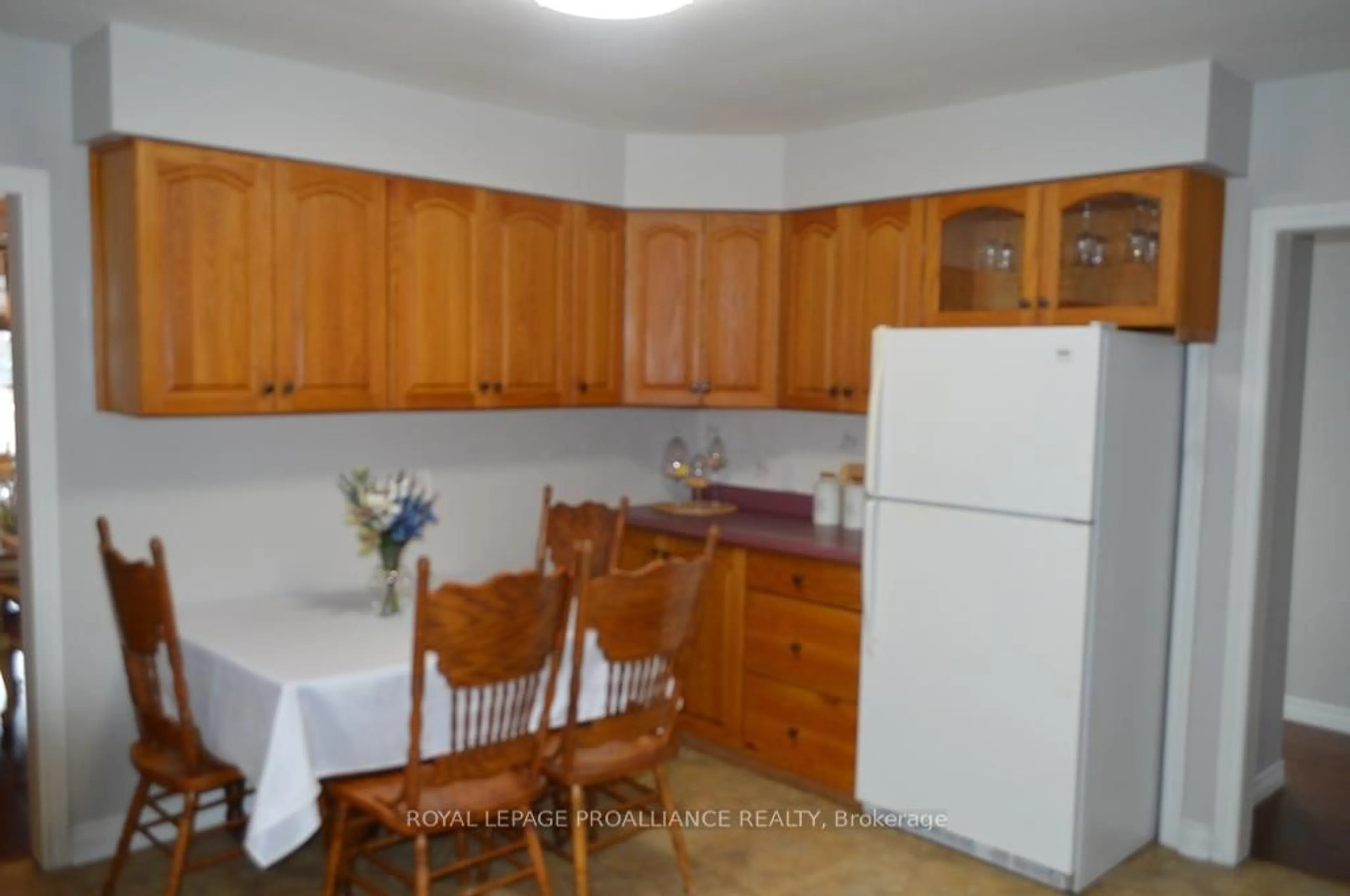 Standard kitchen, unknown for 4 Gearin St, Quinte West Ontario K8V 3Y1