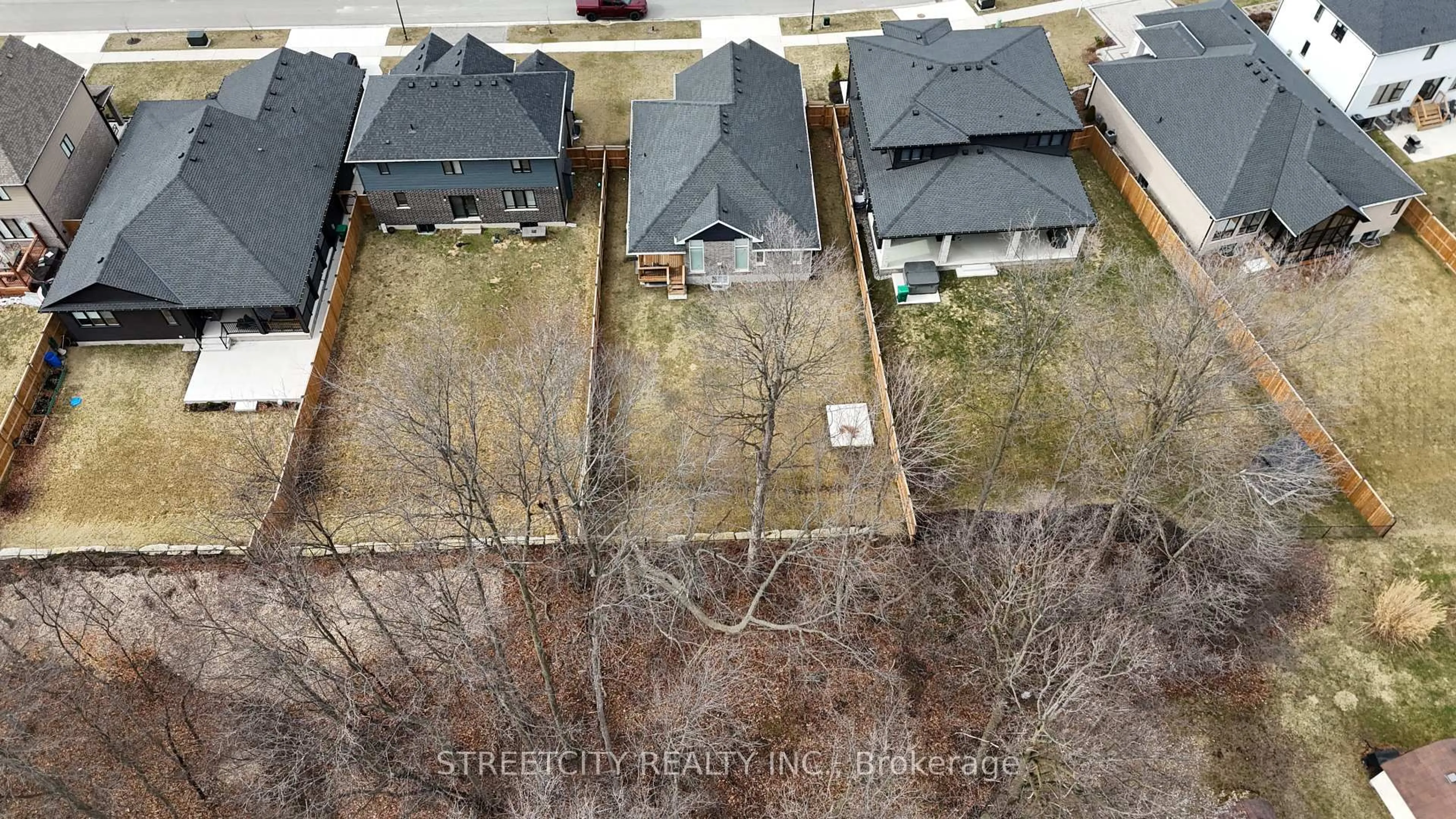 A pic from outside/outdoor area/front of a property/back of a property/a pic from drone, city buildings view from balcony for 95 Optimist Dr, Southwold Ontario N5P 3T2