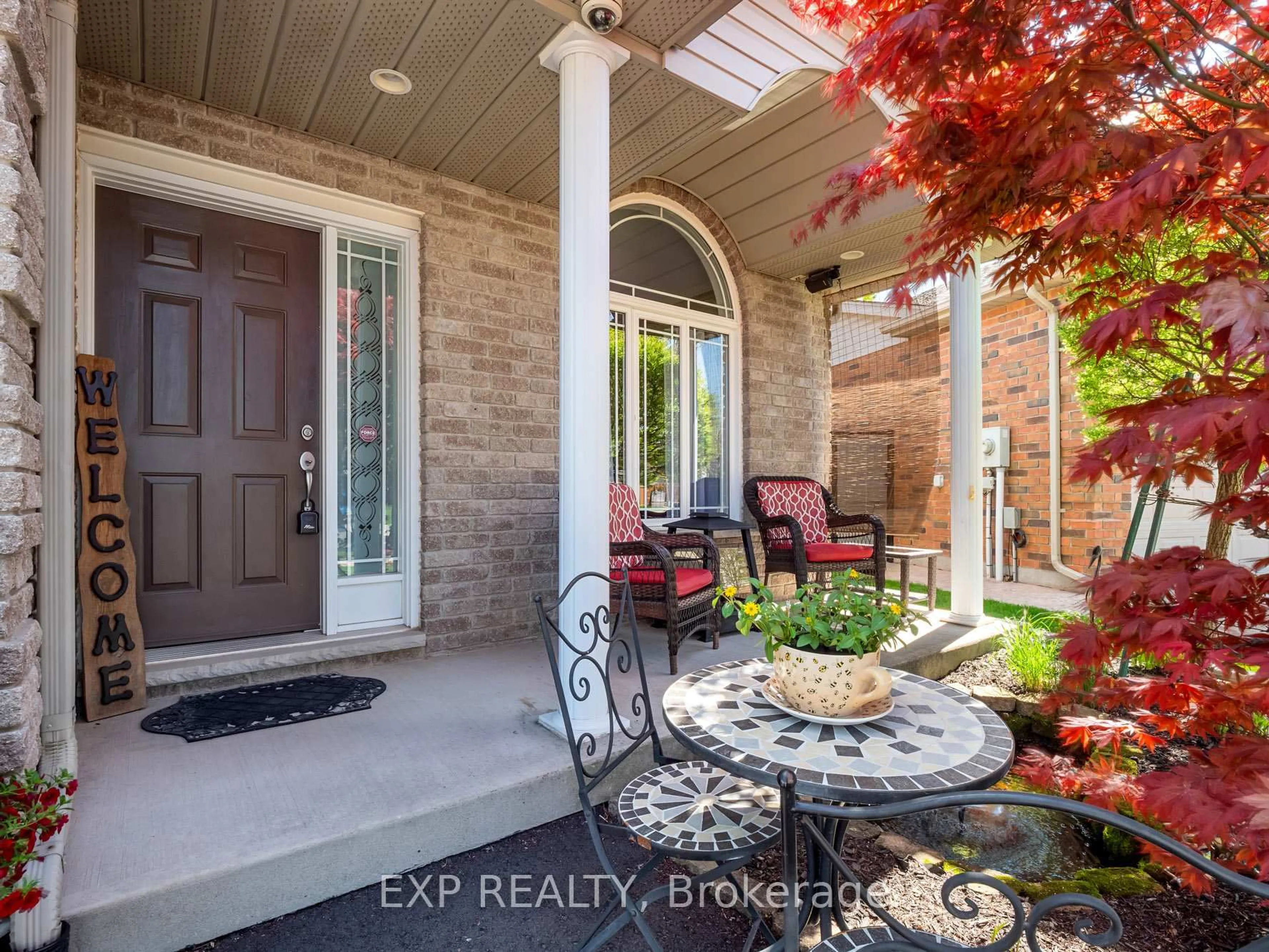 Indoor entryway for 7090 Julie Dr, Niagara Falls Ontario L2H 3L4