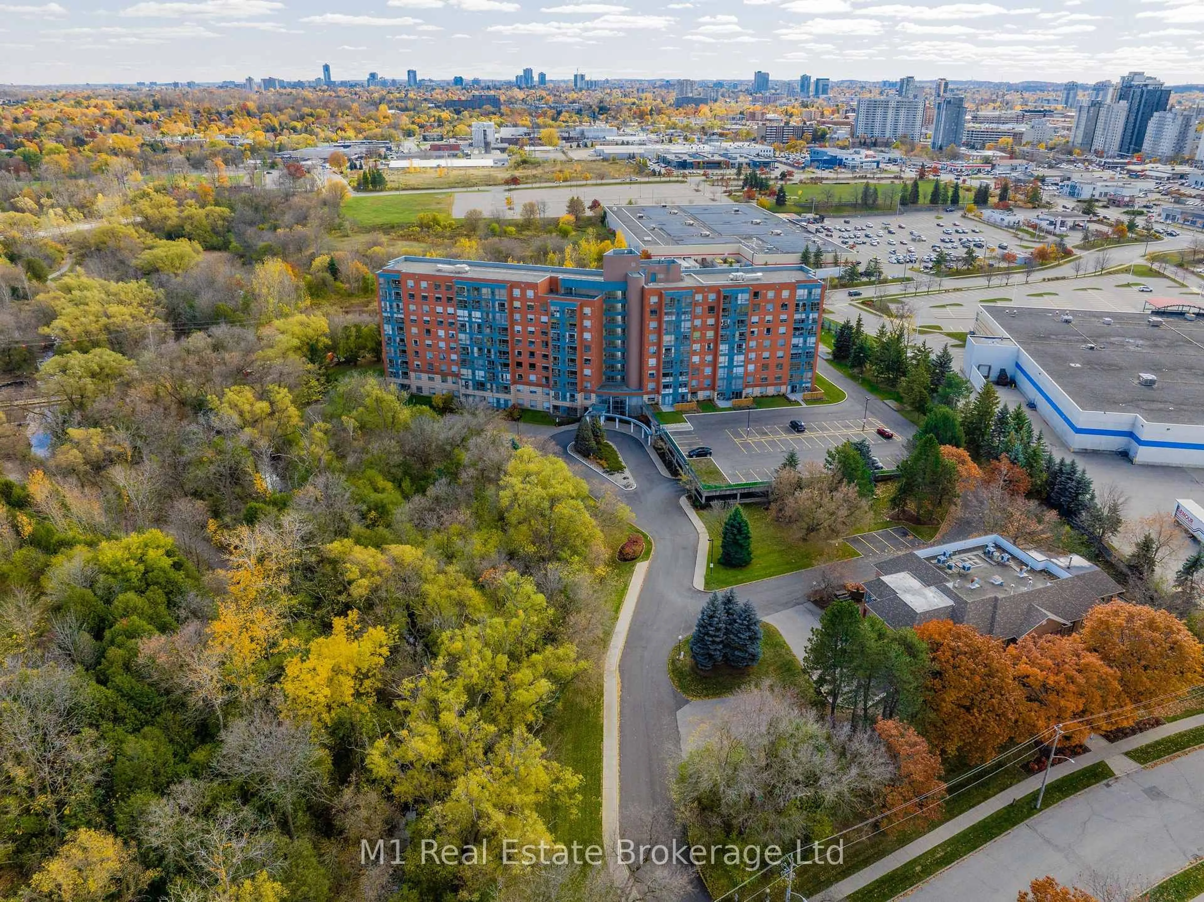 A pic from outside/outdoor area/front of a property/back of a property/a pic from drone, city buildings view from balcony for 55 Blue Springs Dr #PH2, Waterloo Ontario N2J 4T3