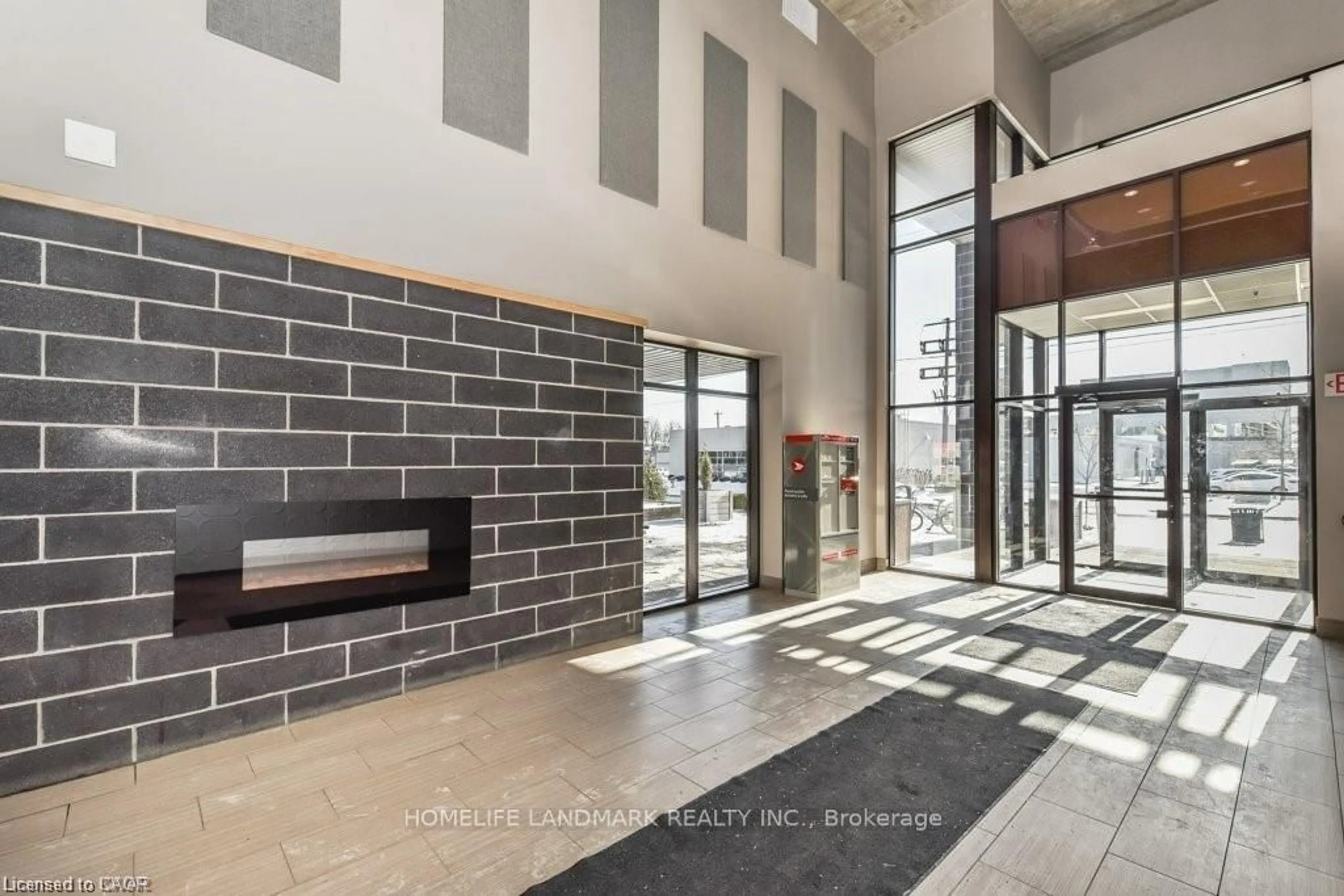 Indoor foyer for 8 HICKORY St ##1002, Waterloo Ontario N2L 3H6