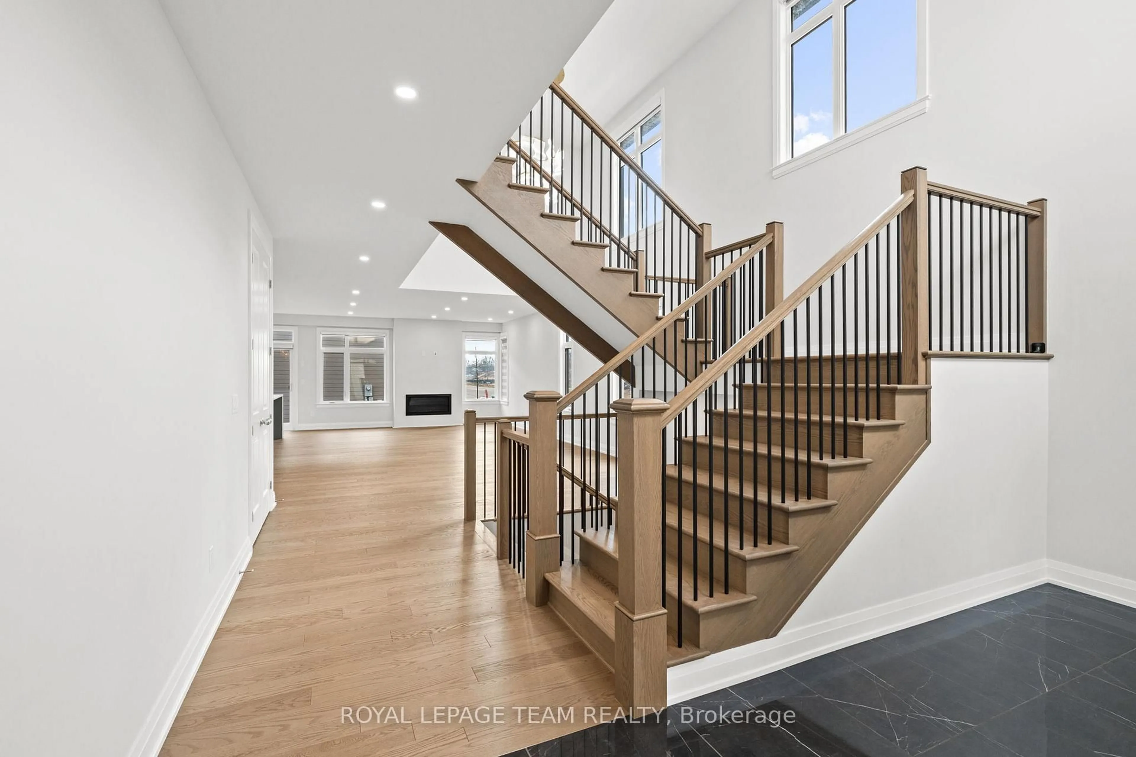 Unknown for 200 Ketchikan Cres, Ottawa Ontario K2T 0S3