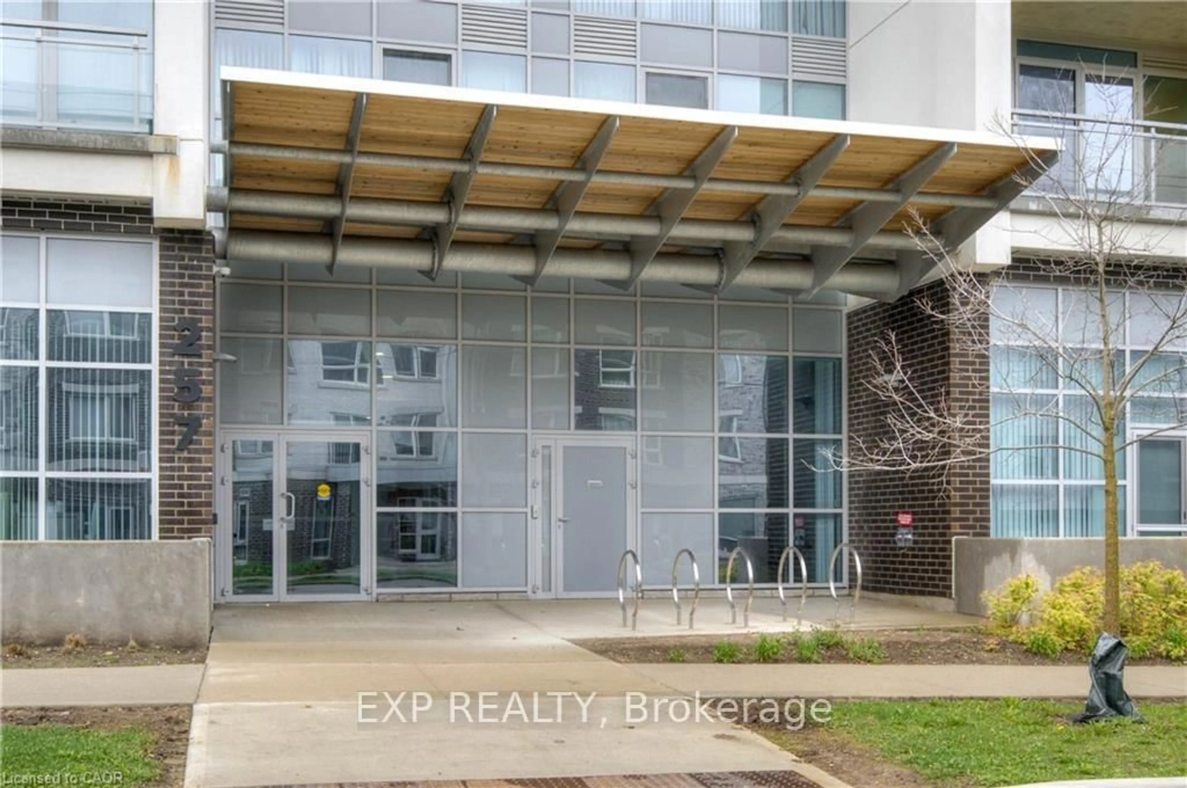 Indoor entryway for 257 Hemlock St #607, Waterloo Ontario N2L 3R4