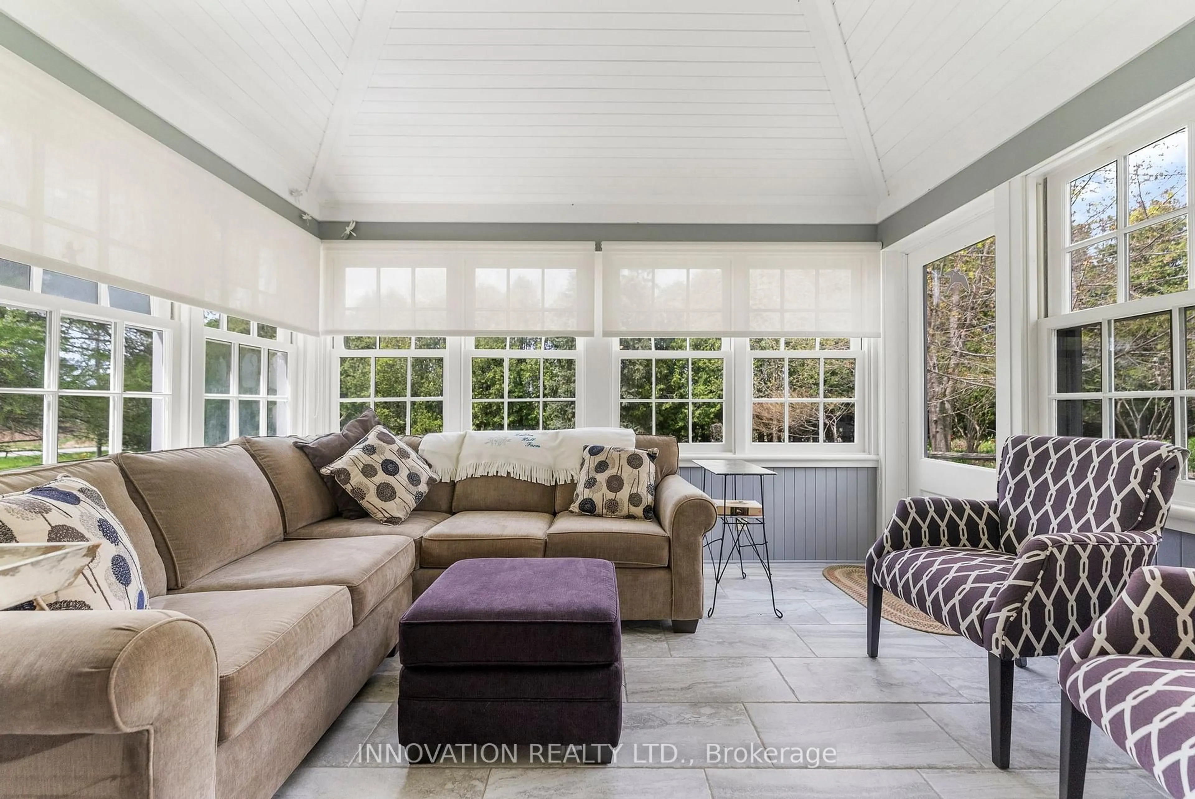 Living room with furniture, unknown for 1330 Barries Sdrd, Drummond/North Elmsley Ontario K7C 0M2