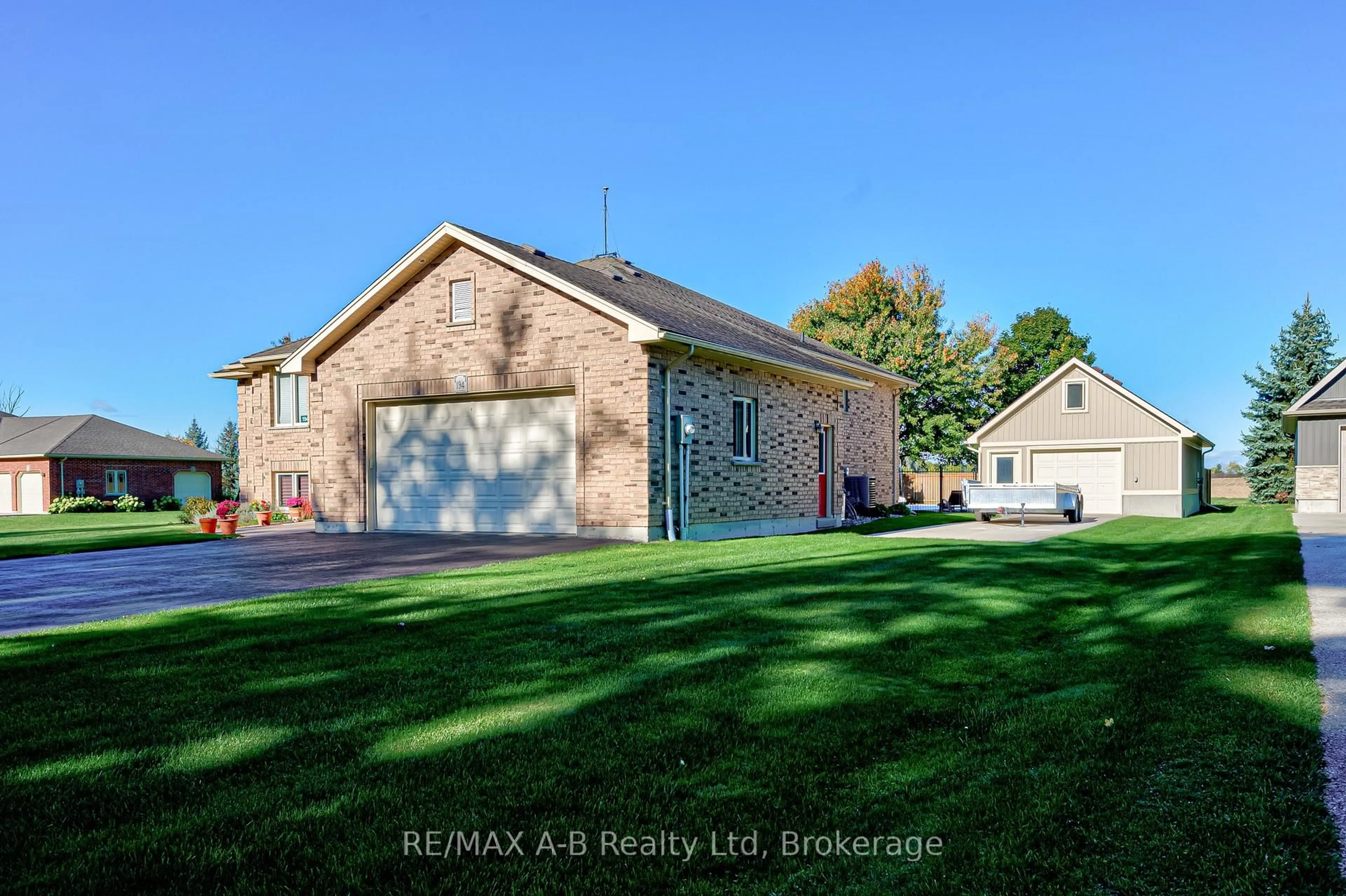 Home with brick exterior material, building for 194 Station Rd, Perth South Ontario N0K 1X0