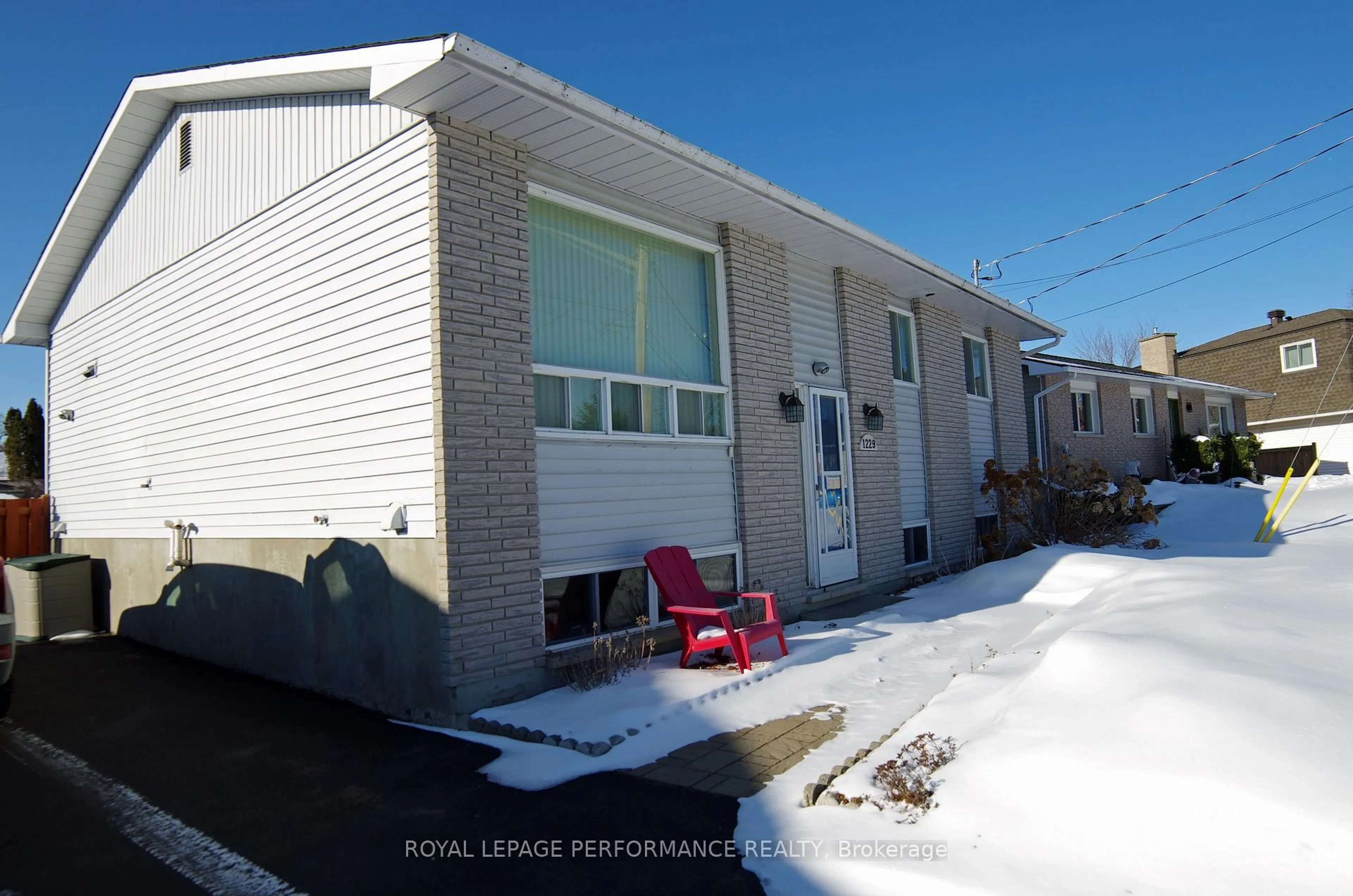 Home with vinyl exterior material, street for 1229 Campeau Cres, Clarence-Rockland Ontario K4K 1B6