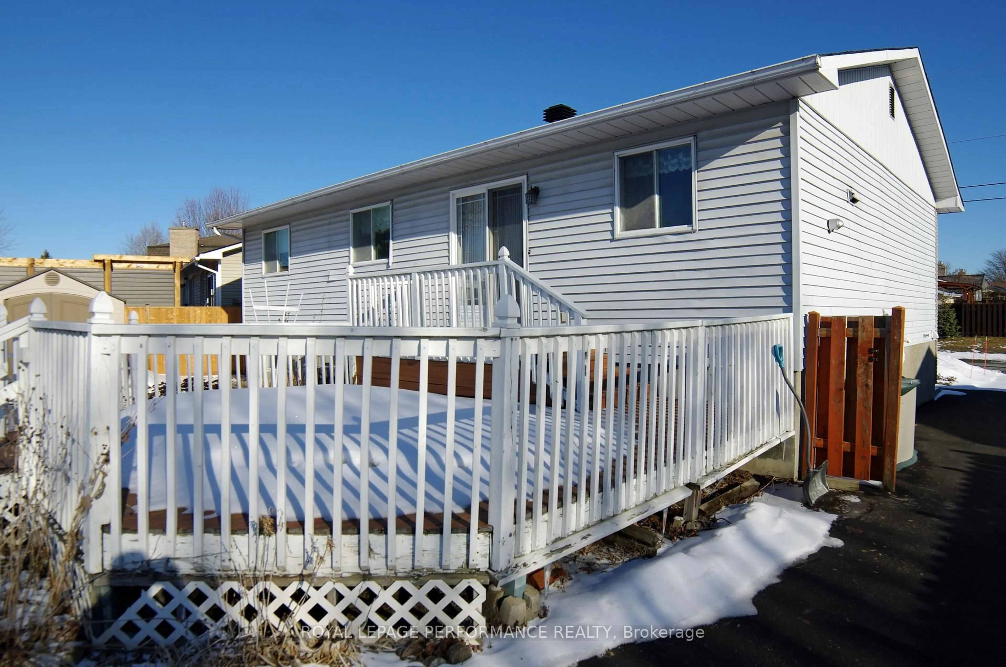 Home with vinyl exterior material, street for 1229 Campeau Cres, Clarence-Rockland Ontario K4K 1B6