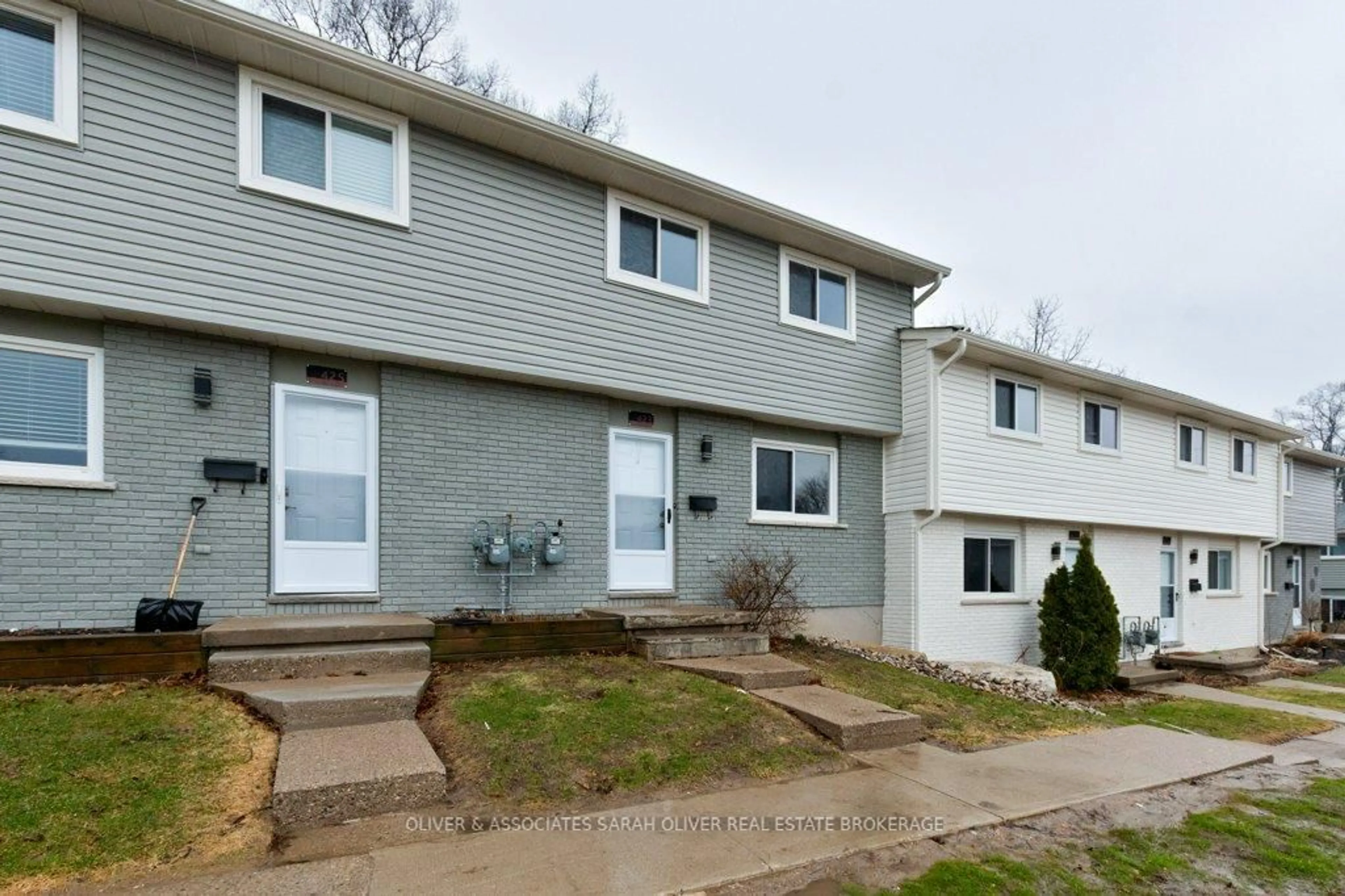 Home with vinyl exterior material, street for 423 Griffith St #11, London South Ontario N6K 2S3