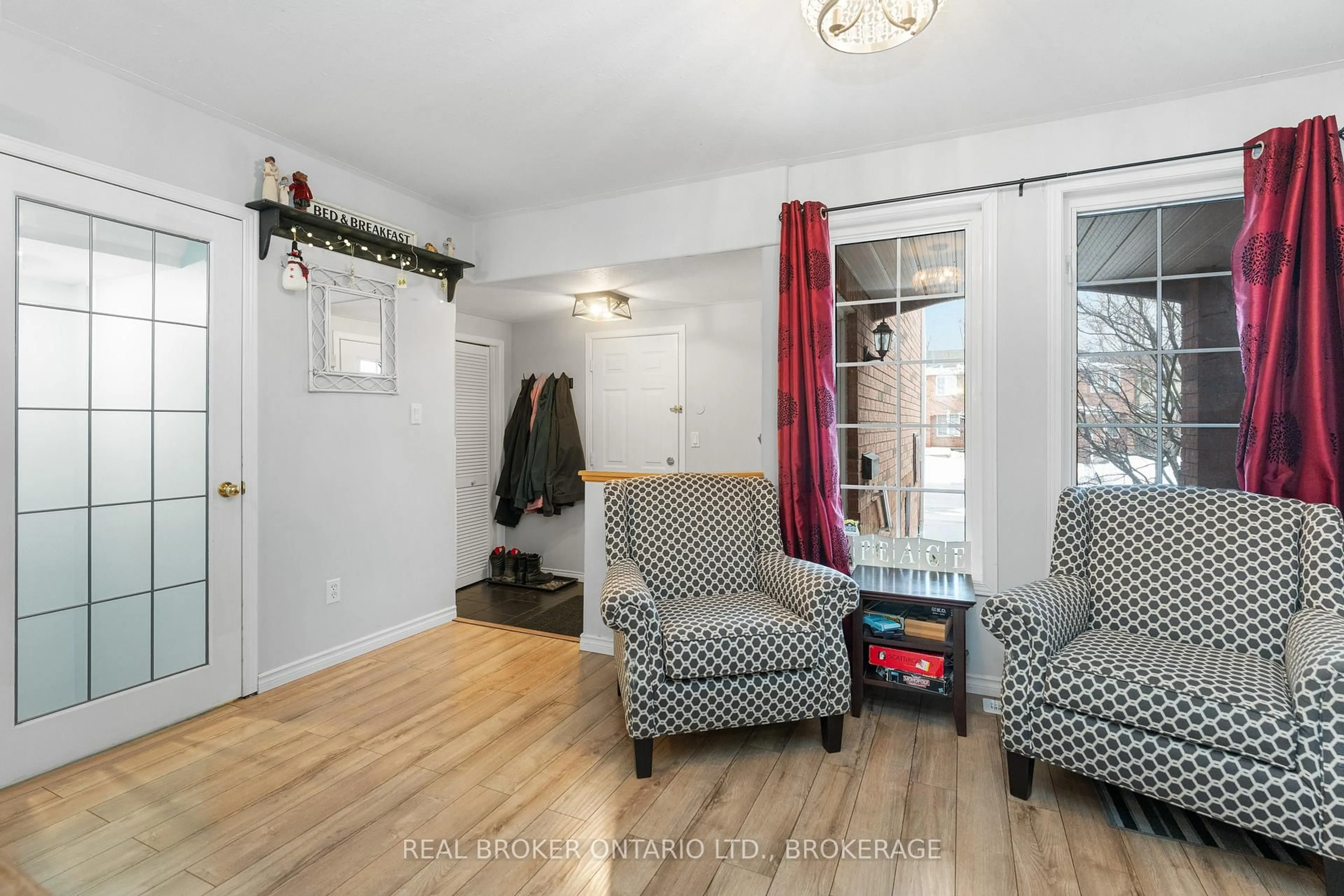 Living room with furniture, unknown for 264 Ellesmeer Ave, Kingston Ontario K7P 3C6