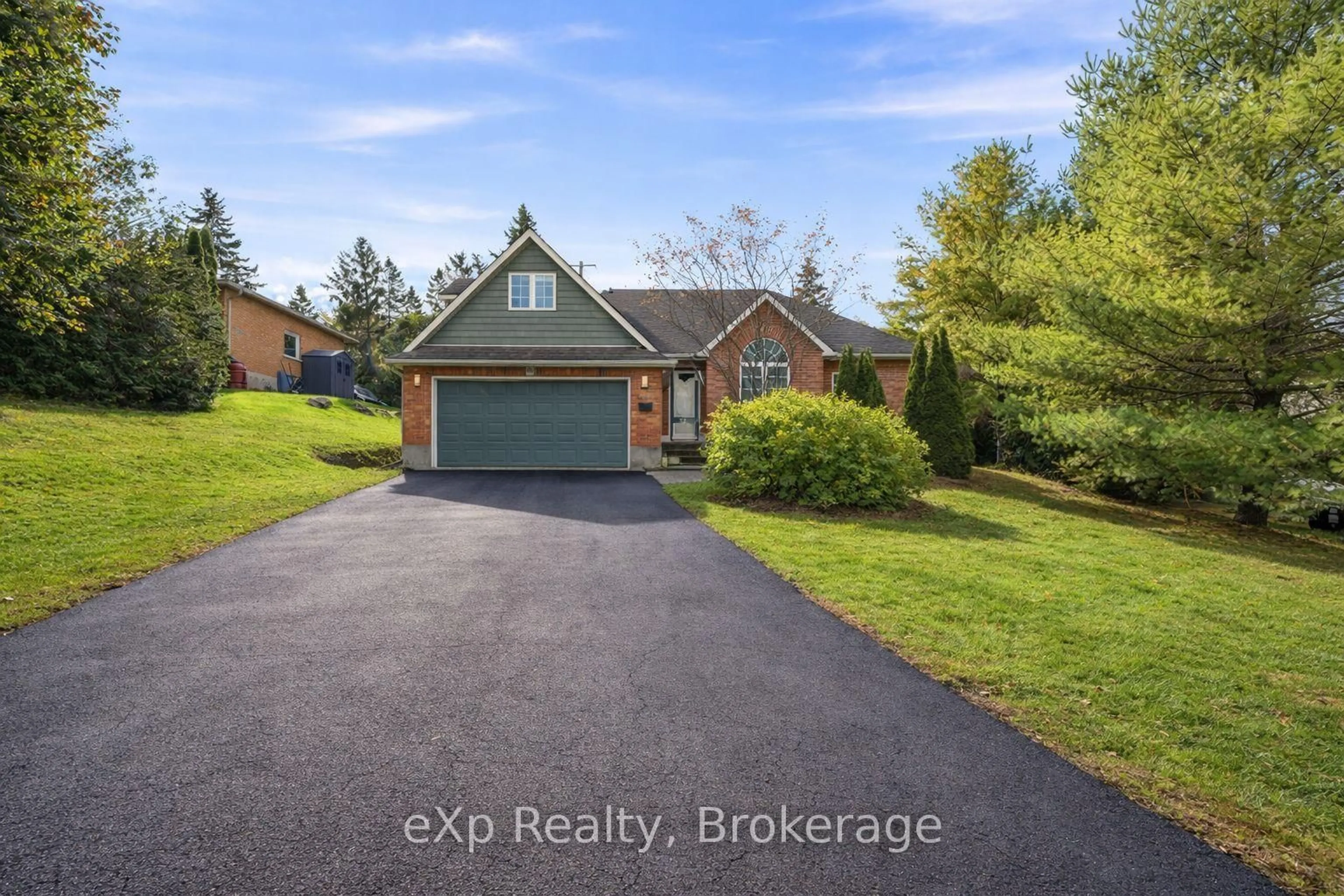 A pic from outside/outdoor area/front of a property/back of a property/a pic from drone, unknown for 32 Dickinson Crt, Centre Wellington Ontario N0B 1S0