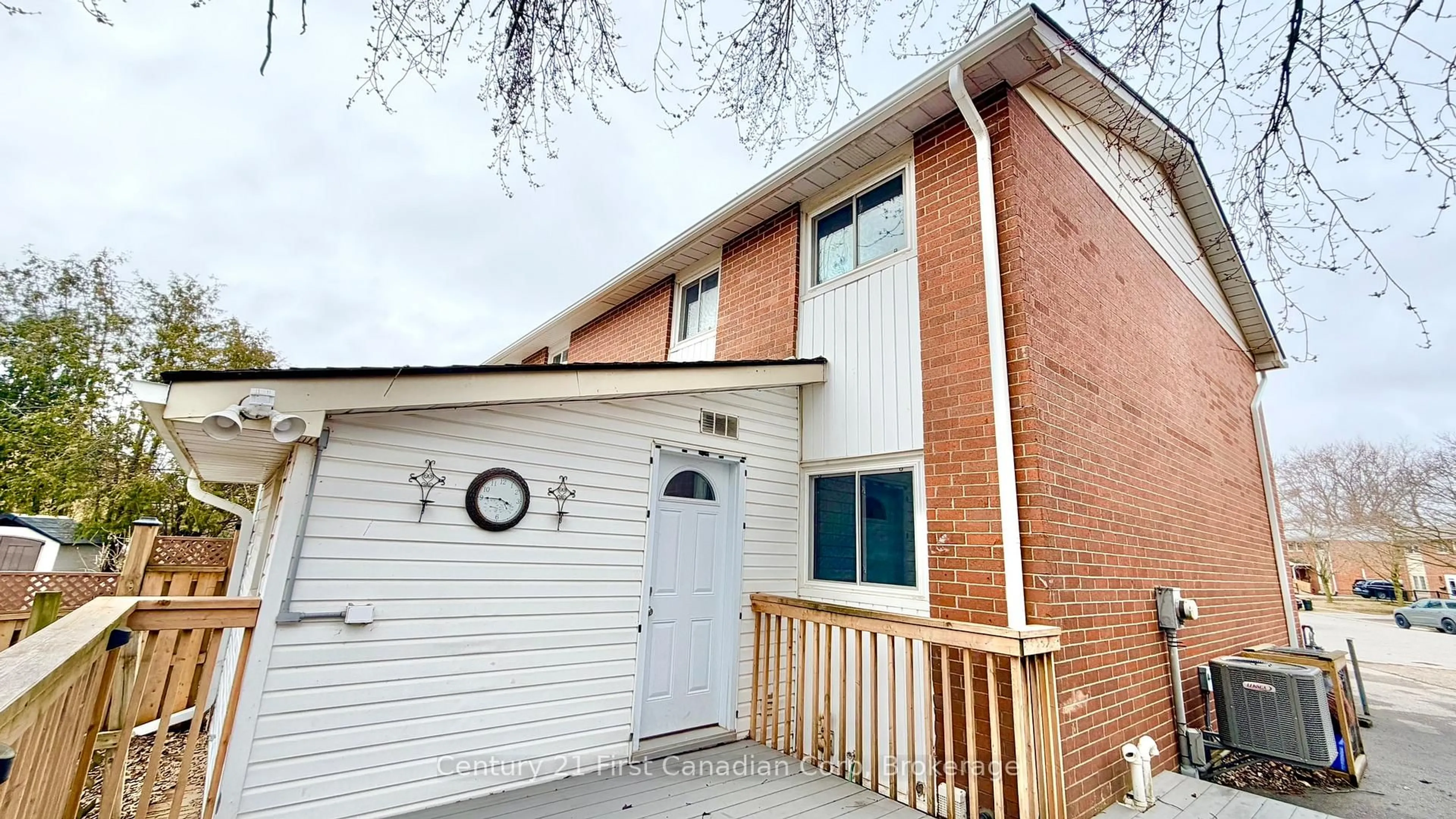 Home with brick exterior material, street for 125 KEATS Dr, Woodstock Ontario N5C 8C1