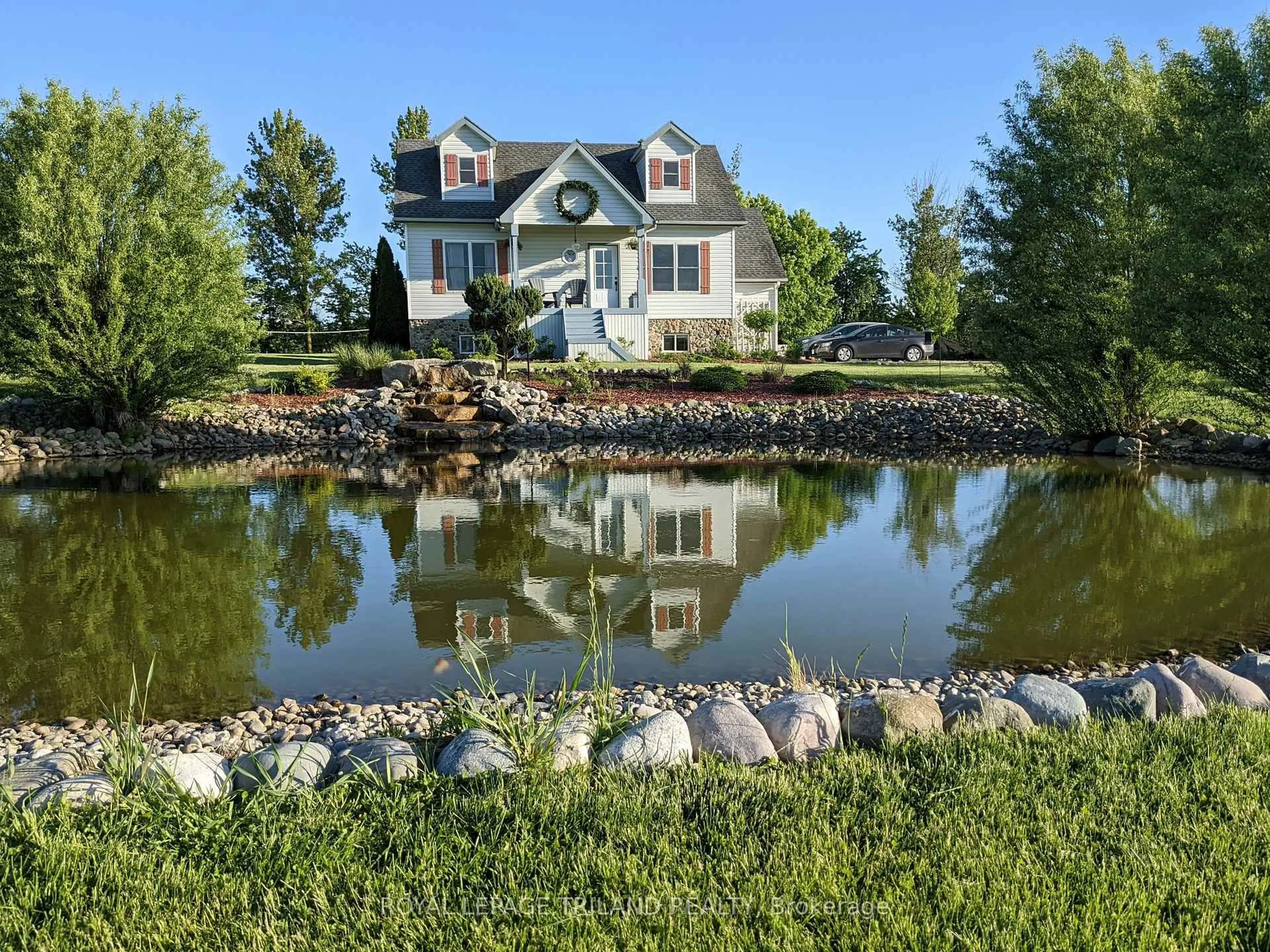 A pic from outside/outdoor area/front of a property/back of a property/a pic from drone, water/lake/river/ocean view for 7603 Zion Line, Warwick Ontario N0M 2S0