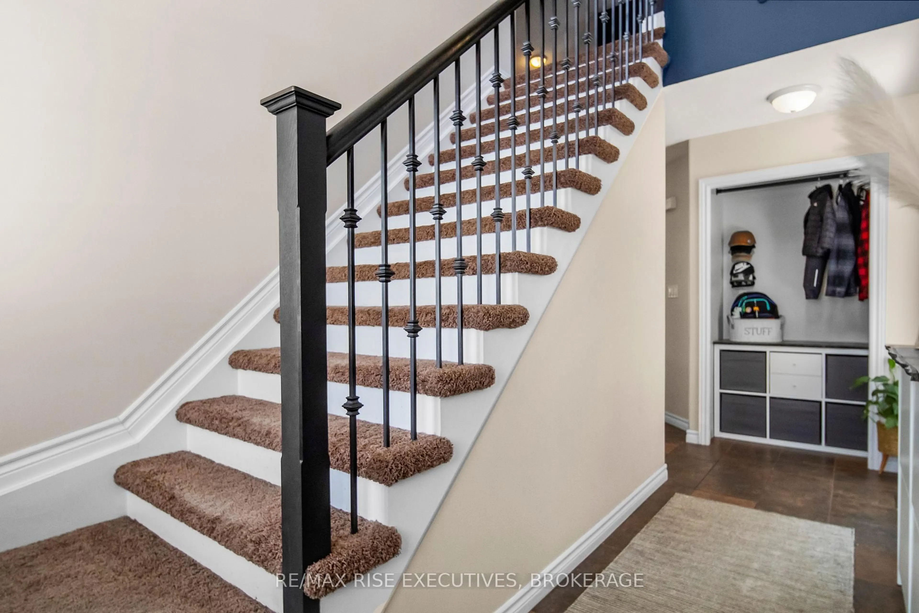 Stairs for 2658 Delmar St, Kingston Ontario K7P 0J1