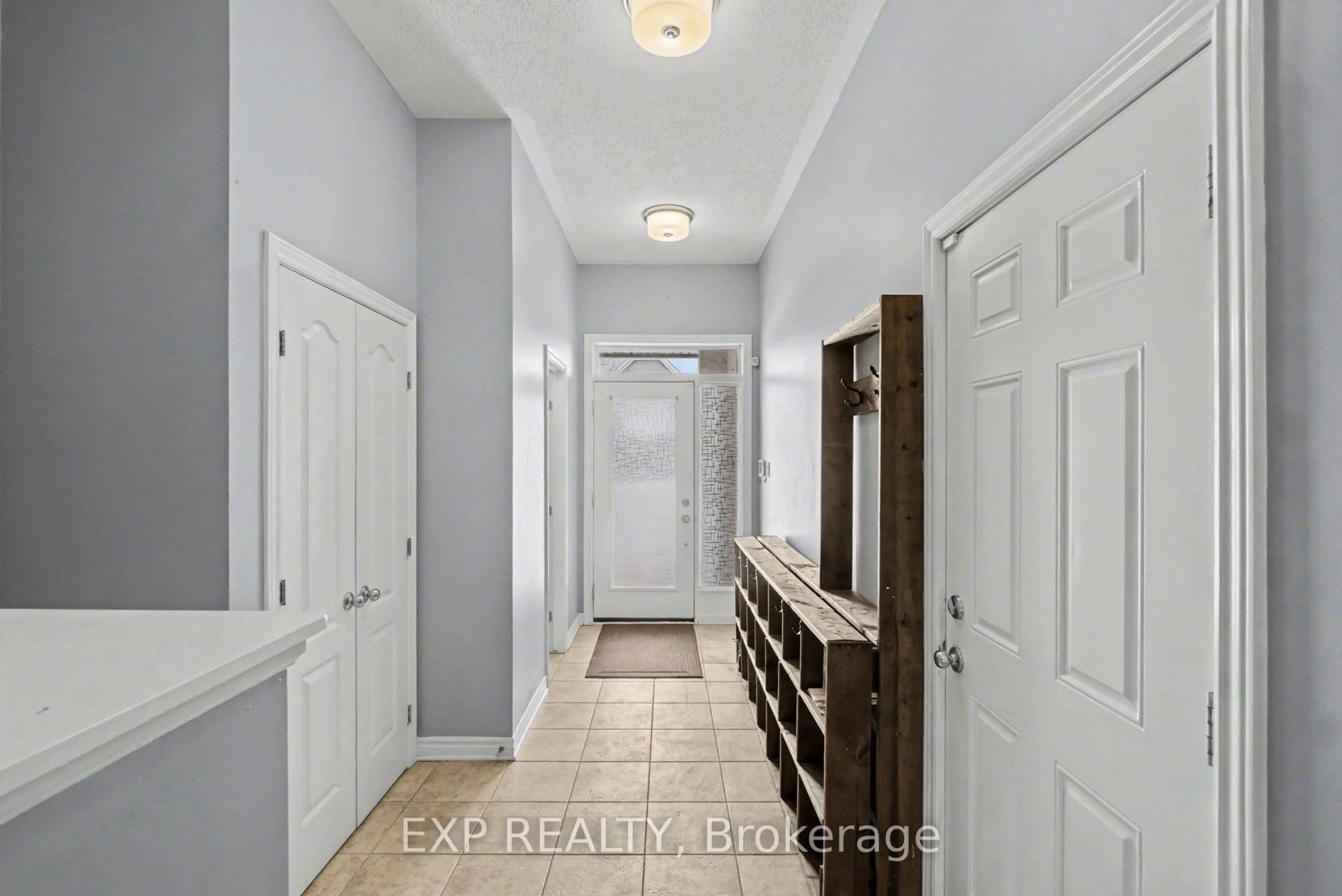 Indoor entryway for 180 Flat Sedge Cres, Ottawa Ontario K1T 0G9