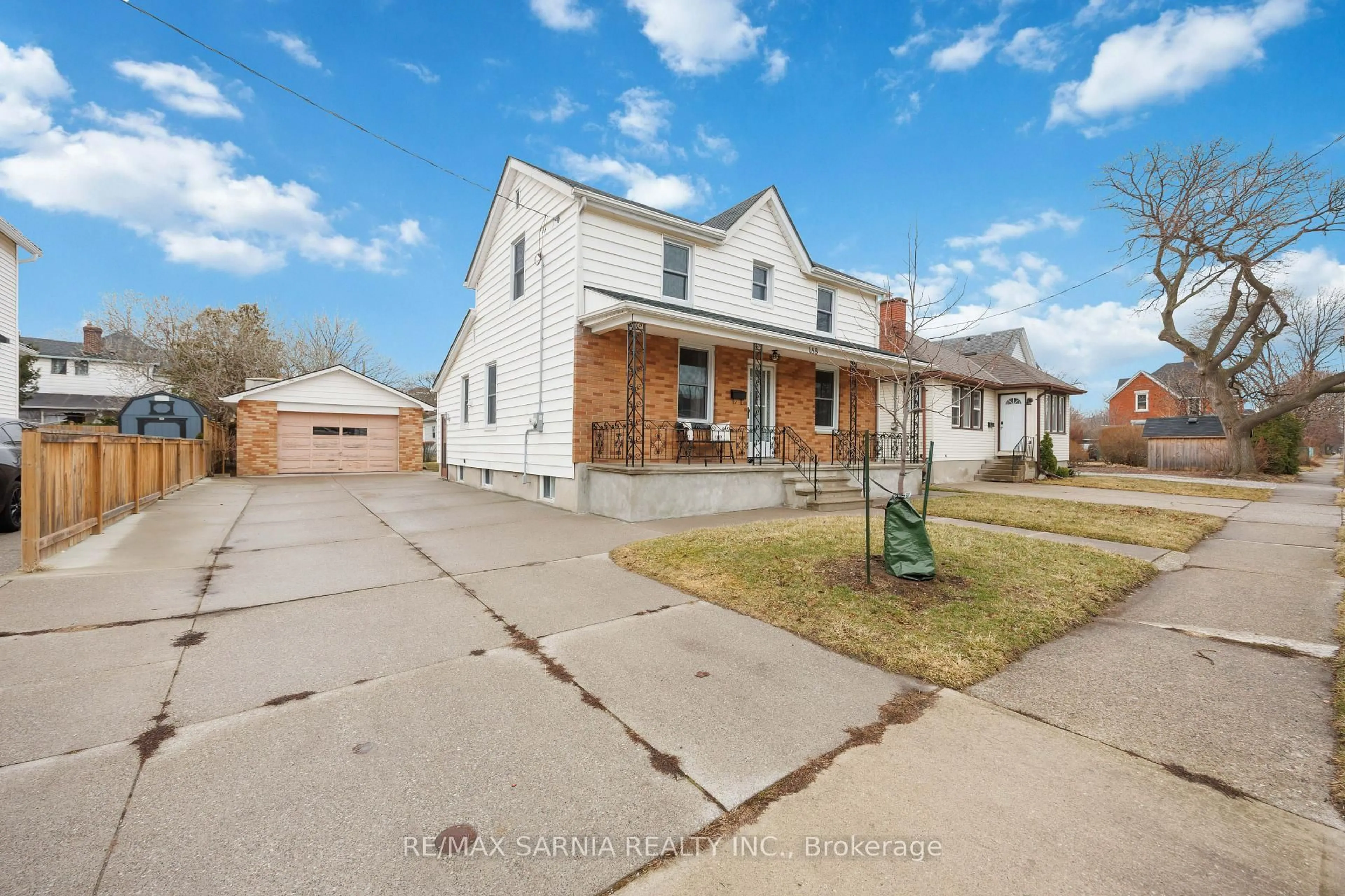 A pic from outside/outdoor area/front of a property/back of a property/a pic from drone, street for 188 Euphemia St, Sarnia Ontario N7T 6A5