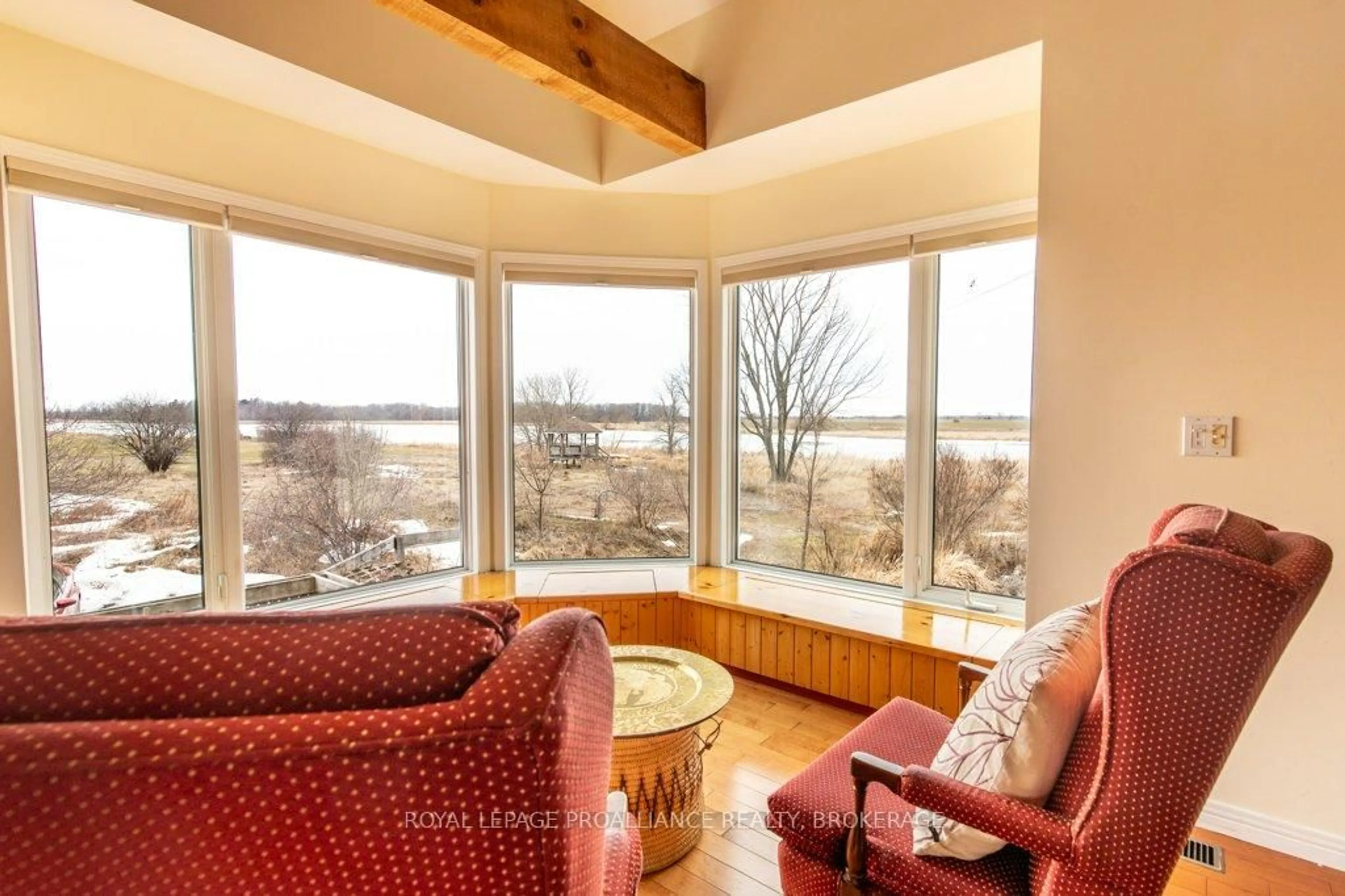 Living room with furniture, unknown for 1558 Highway 96, Wolfe Island Ontario K0H 2Y0