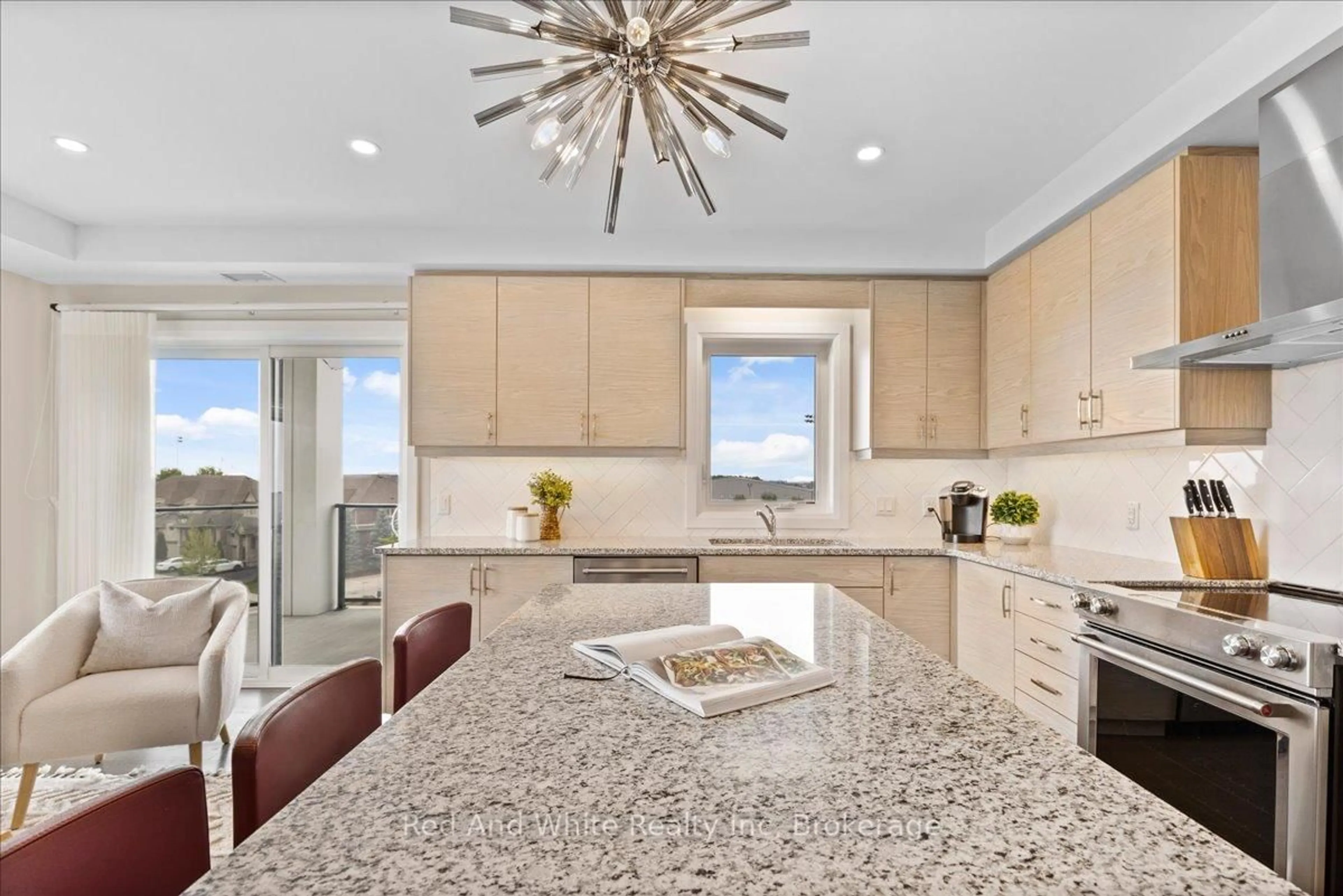 Open concept kitchen, ceramic/tile floor for 245 Grey Silo Rd #302, Waterloo Ontario N2K 0G6