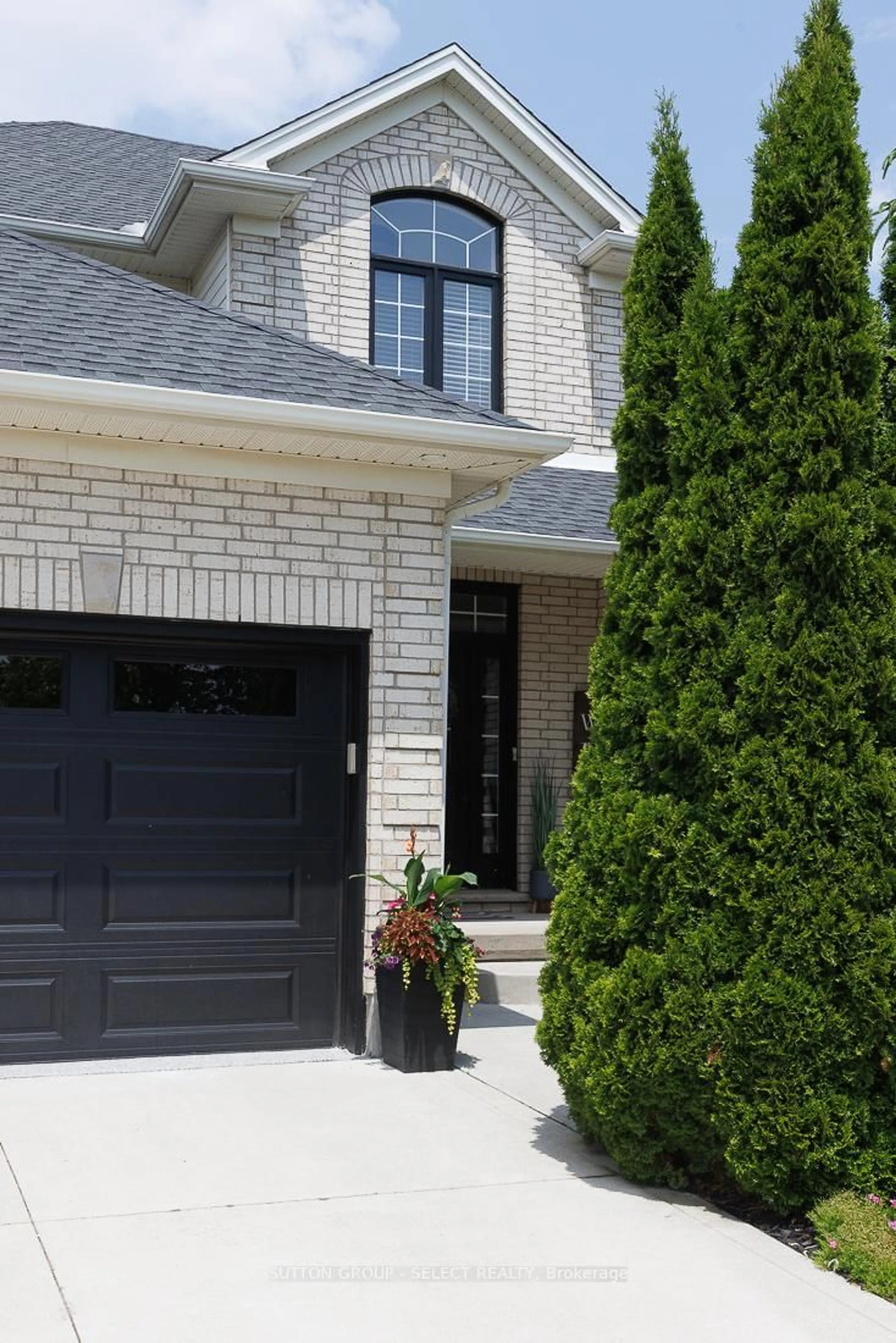 Home with brick exterior material, street for 382 Plane Tree Dr, London North Ontario N6G 5J4