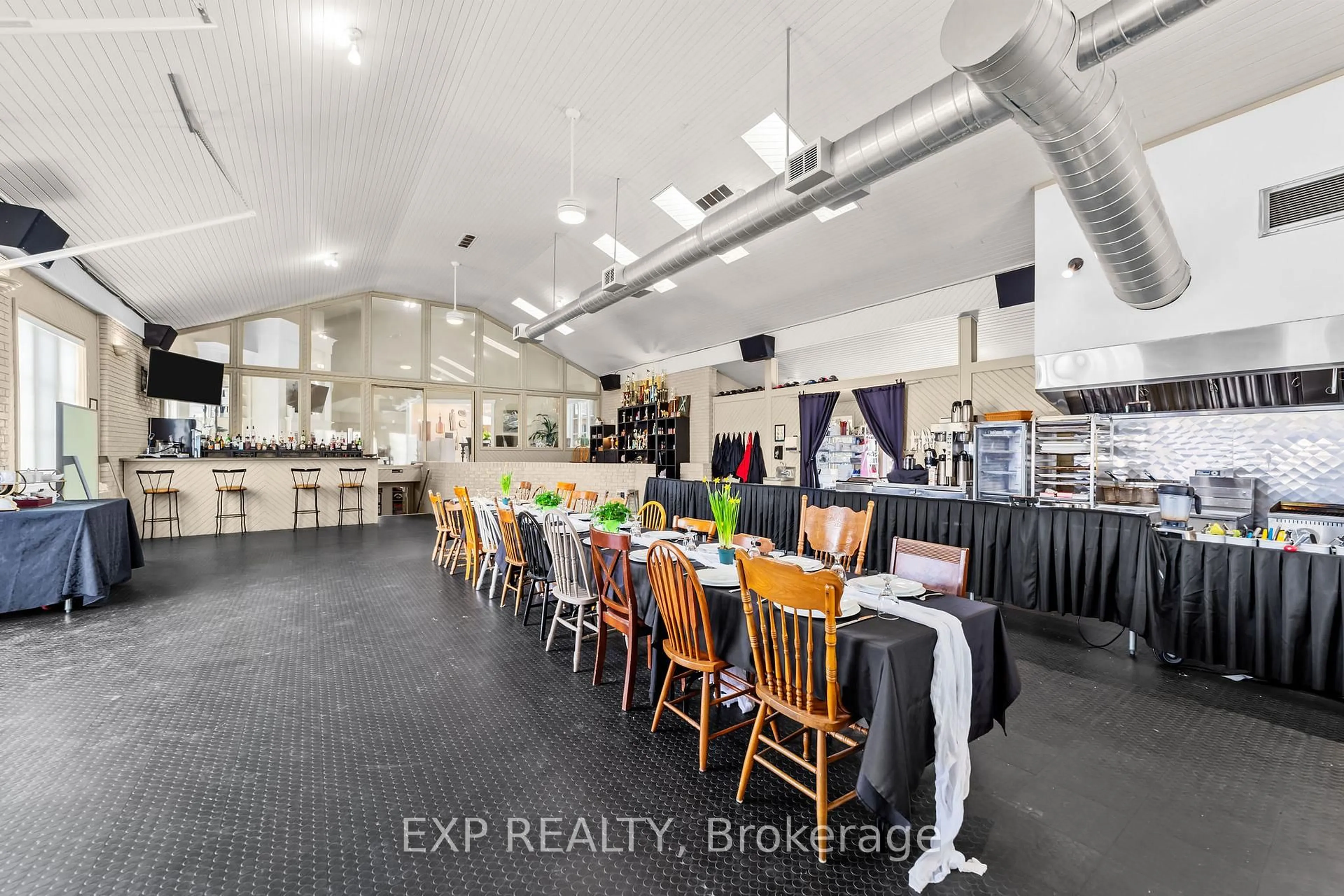 Unknown for 29830 Centre Rd, Adelaide Metcalfe Ontario N7G 3H7