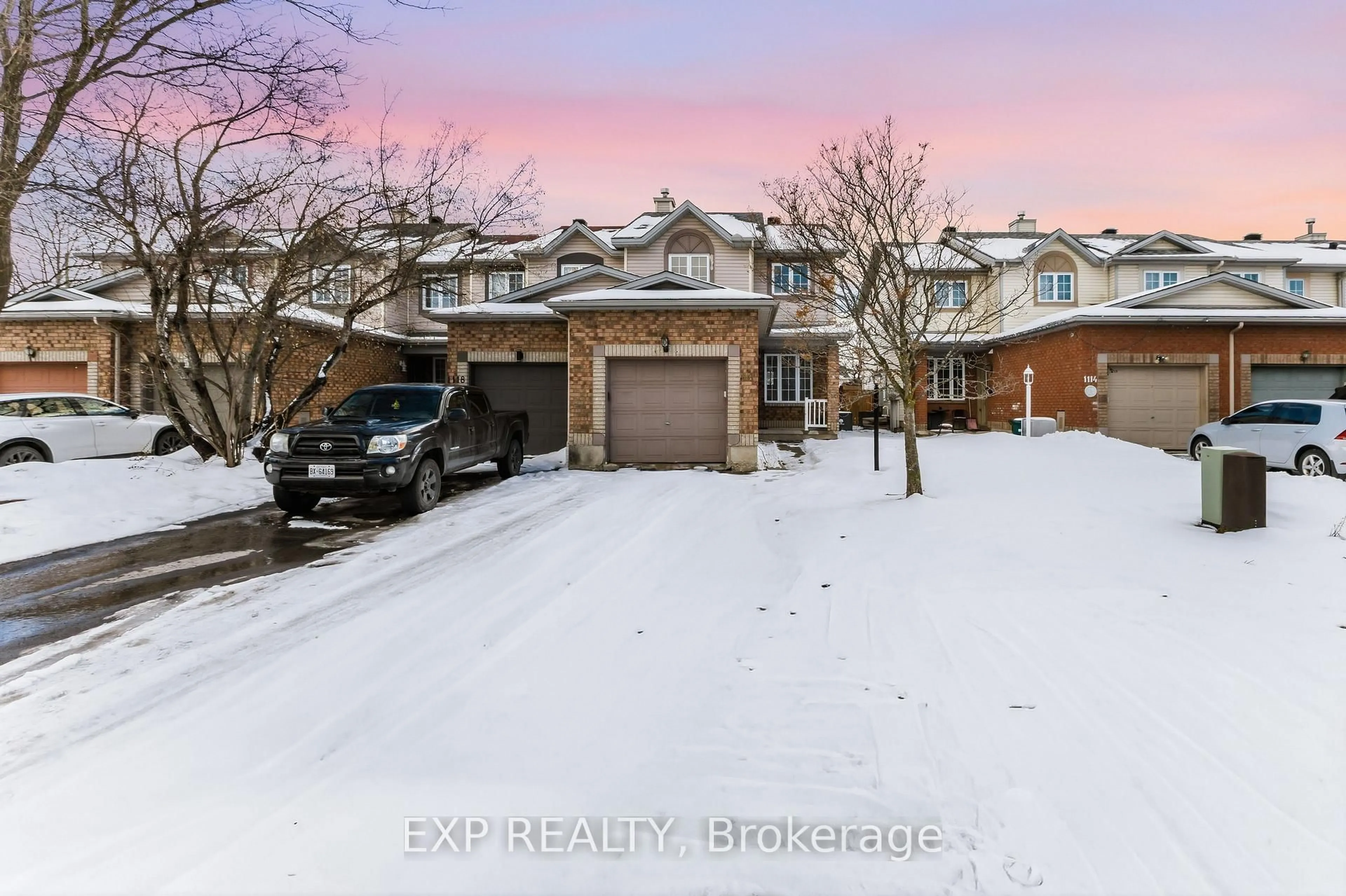 A pic from outside/outdoor area/front of a property/back of a property/a pic from drone, street for 1116 Ballantyne Dr, Ottawa Ontario K4A 4C6