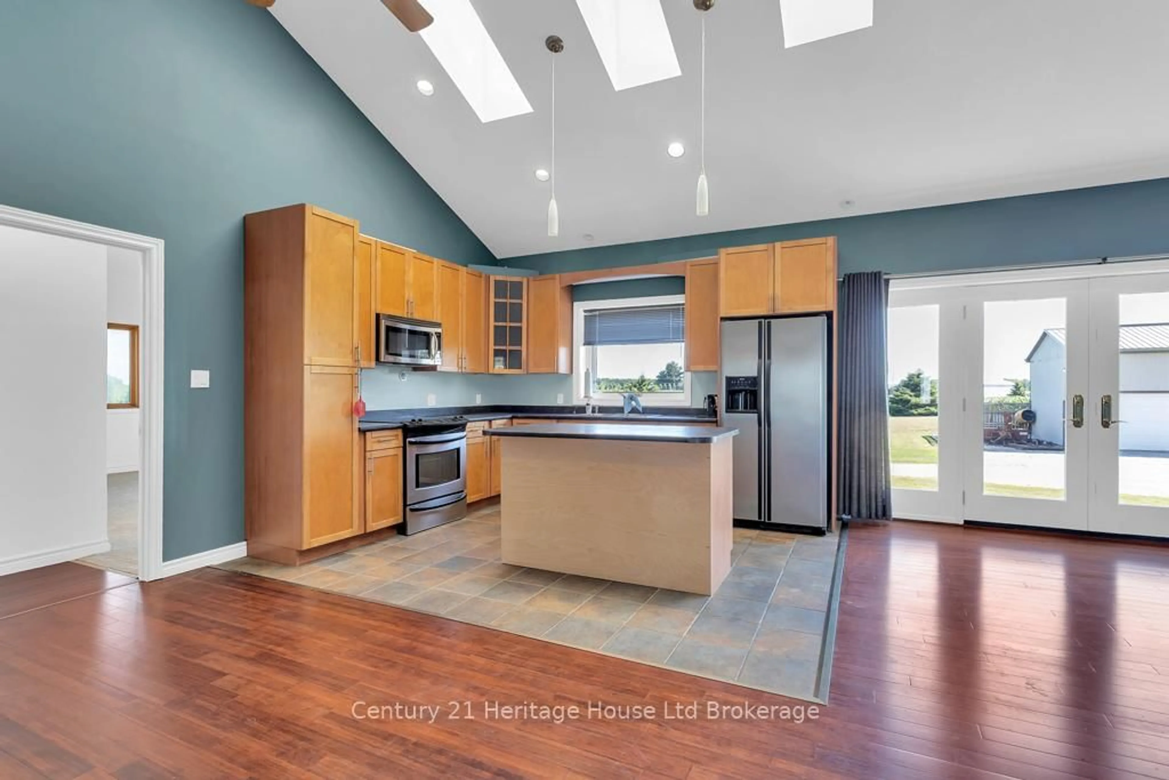 Open concept kitchen, unknown for 11069 Rogers Rd, Malahide Ontario N5H 2R6